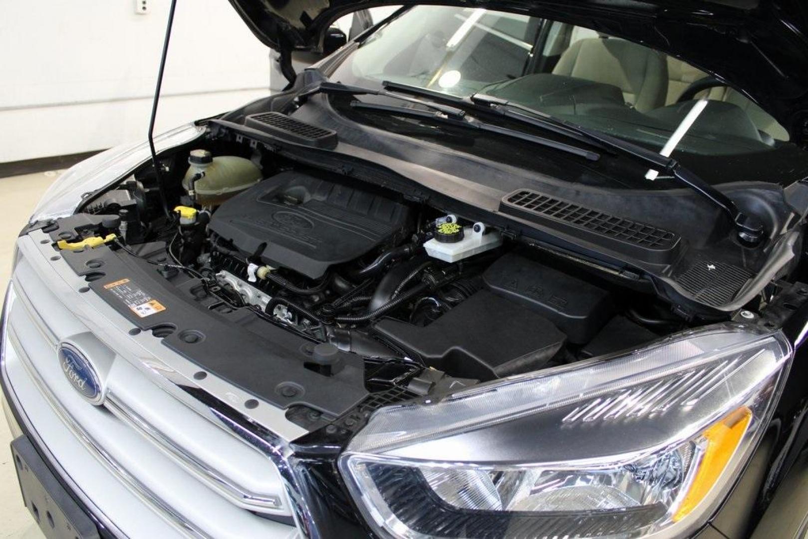 2018 Shadow Black /Medium Light Stone Ford Escape SE (1FMCU0GD3JU) with an EcoBoost 2.0L I4 GTDi DOHC Turbocharged VCT engine, Automatic transmission, located at 15300 Midway Rd., Addison, TX, 75001, (972) 702-0011, 32.958321, -96.838074 - Photo#27