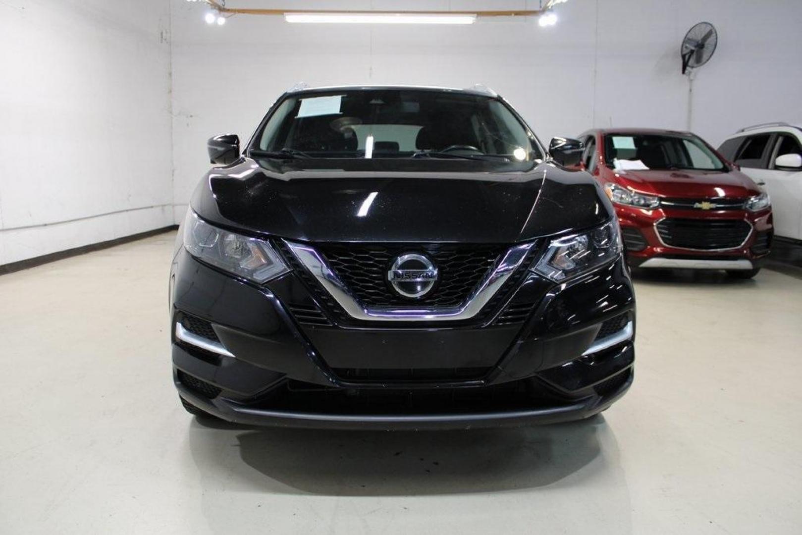 2020 Magnetic Black Pearl /Charcoal Nissan Rogue Sport SL (JN1BJ1CW2LW) with an 2.0L DOHC engine, CVT transmission, located at 15300 Midway Rd., Addison, TX, 75001, (972) 702-0011, 32.958321, -96.838074 - Photo#5
