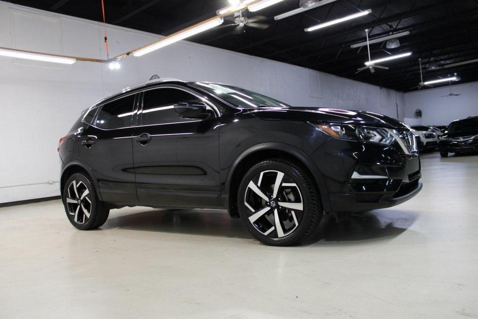 2020 Magnetic Black Pearl /Charcoal Nissan Rogue Sport SL (JN1BJ1CW2LW) with an 2.0L DOHC engine, CVT transmission, located at 15300 Midway Rd., Addison, TX, 75001, (972) 702-0011, 32.958321, -96.838074 - Photo#6