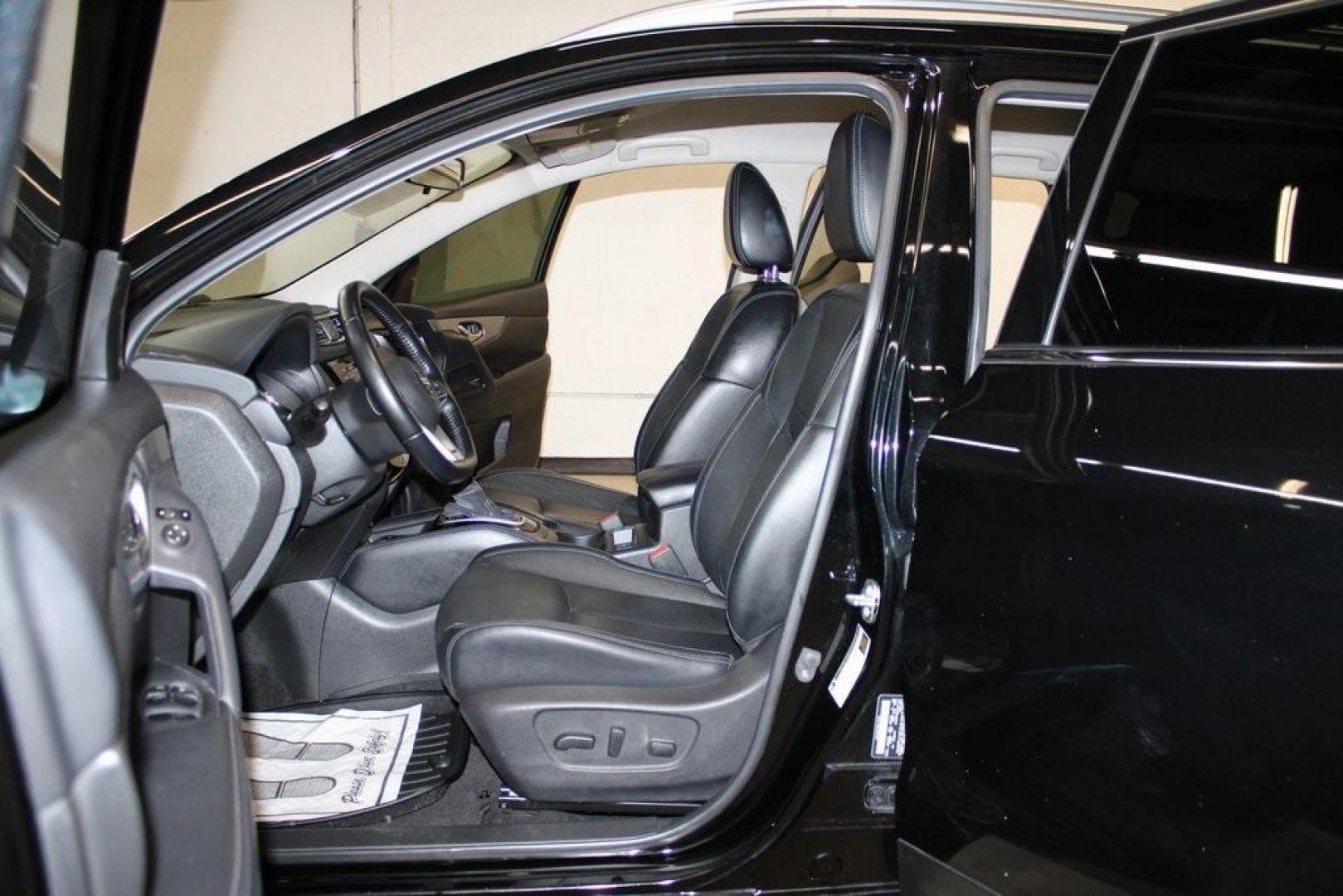 2020 Magnetic Black Pearl /Charcoal Nissan Rogue Sport SL (JN1BJ1CW2LW) with an 2.0L DOHC engine, CVT transmission, located at 15300 Midway Rd., Addison, TX, 75001, (972) 702-0011, 32.958321, -96.838074 - Photo#13