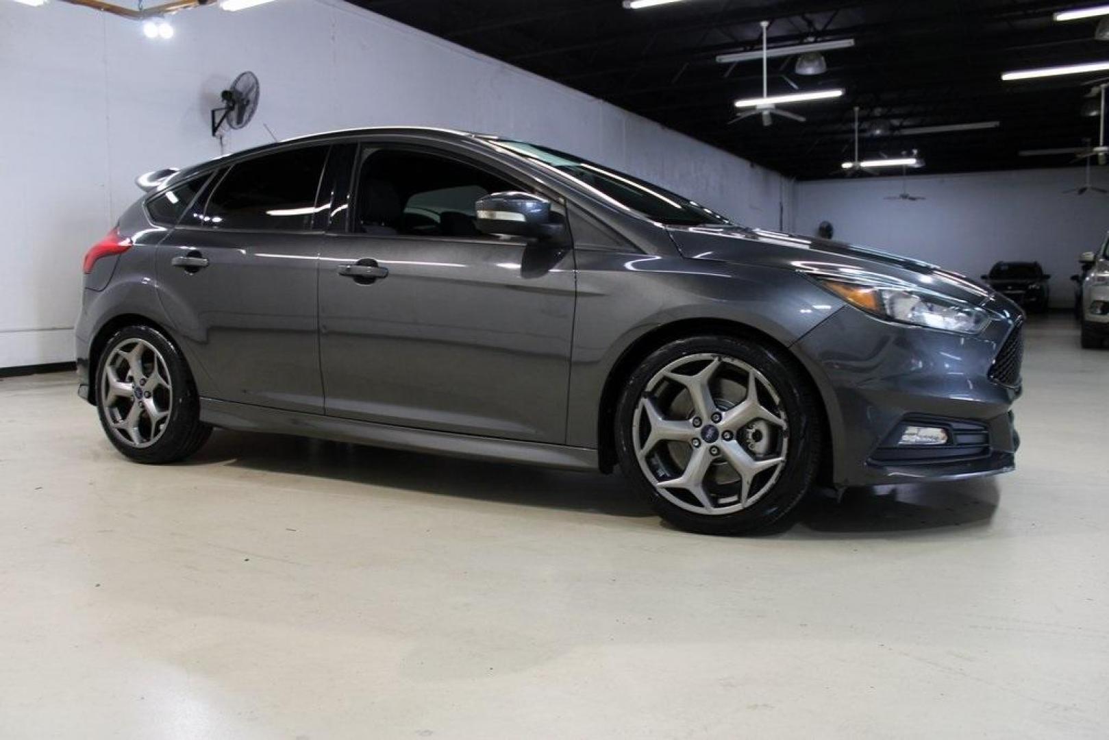 2017 Magnetic /Black Ford Focus ST (1FADP3L94HL) with an 2.0L GTDi engine, Manual transmission, located at 15300 Midway Rd., Addison, TX, 75001, (972) 702-0011, 32.958321, -96.838074 - Photo#6