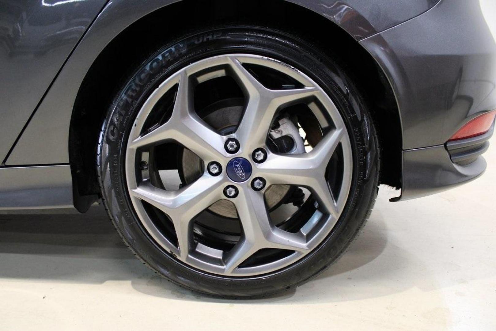 2017 Magnetic /Black Ford Focus ST (1FADP3L94HL) with an 2.0L GTDi engine, Manual transmission, located at 15300 Midway Rd., Addison, TX, 75001, (972) 702-0011, 32.958321, -96.838074 - Photo#9