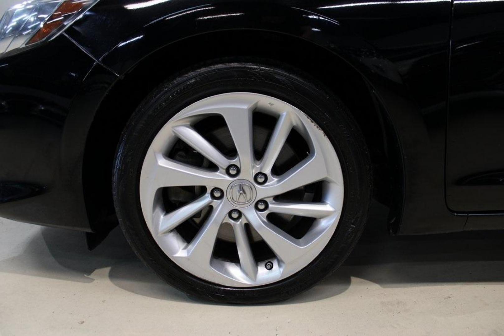 2017 Crystal Black Pearl /Ebony Acura ILX 2.4L (19UDE2F3XHA) with an I4 engine, Automatic transmission, located at 15300 Midway Rd., Addison, TX, 75001, (972) 702-0011, 32.958321, -96.838074 - Photo#8