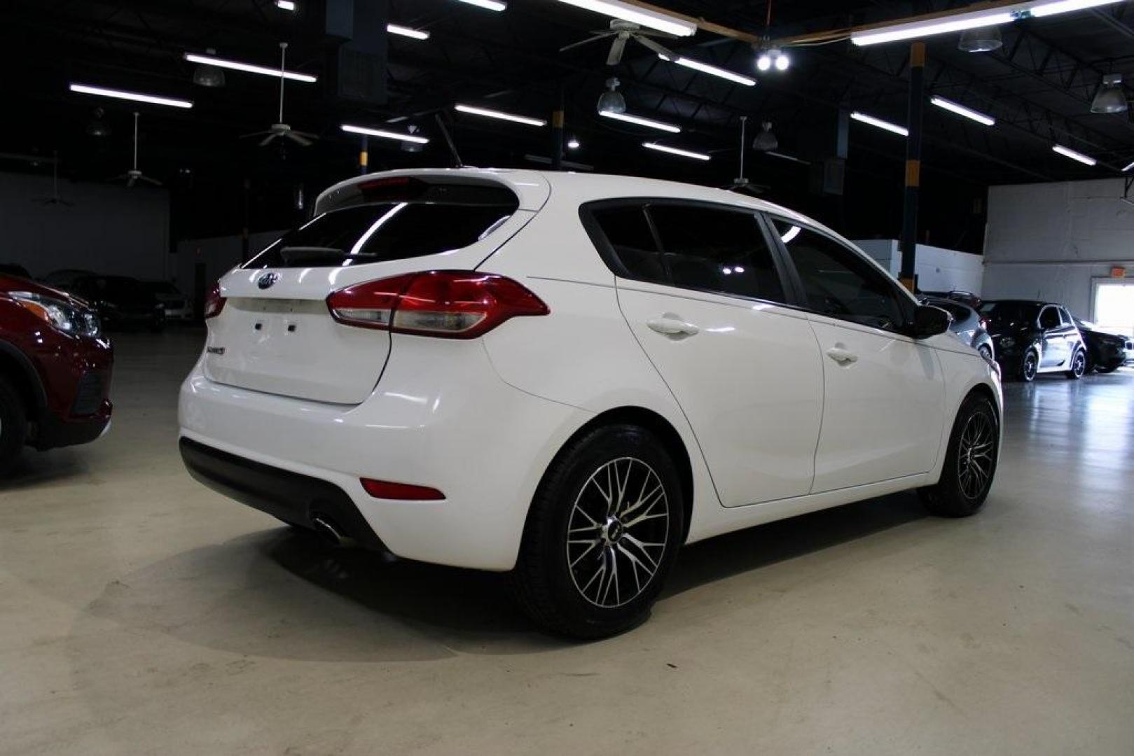 2017 Clear White /Black Kia Forte5 LX (KNAFK5A83H5) with an 2.0L I4 DOHC Dual CVVT engine, Automatic transmission, located at 15300 Midway Rd., Addison, TX, 75001, (972) 702-0011, 32.958321, -96.838074 - Photo#2