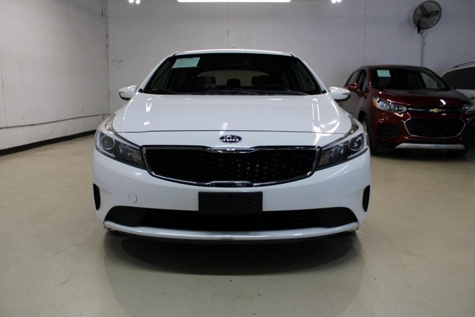 2017 Clear White /Black Kia Forte5 LX (KNAFK5A83H5) with an 2.0L I4 DOHC Dual CVVT engine, Automatic transmission, located at 15300 Midway Rd., Addison, TX, 75001, (972) 702-0011, 32.958321, -96.838074 - Photo#5