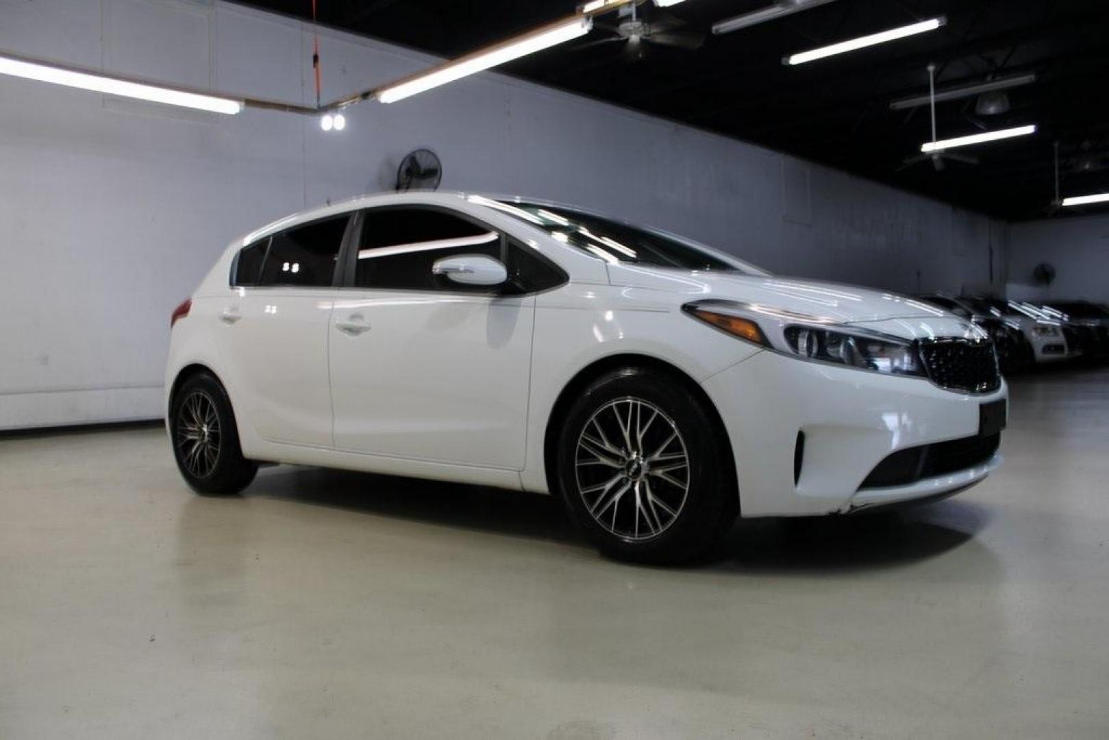 2017 Clear White /Black Kia Forte5 LX (KNAFK5A83H5) with an 2.0L I4 DOHC Dual CVVT engine, Automatic transmission, located at 15300 Midway Rd., Addison, TX, 75001, (972) 702-0011, 32.958321, -96.838074 - Photo#6