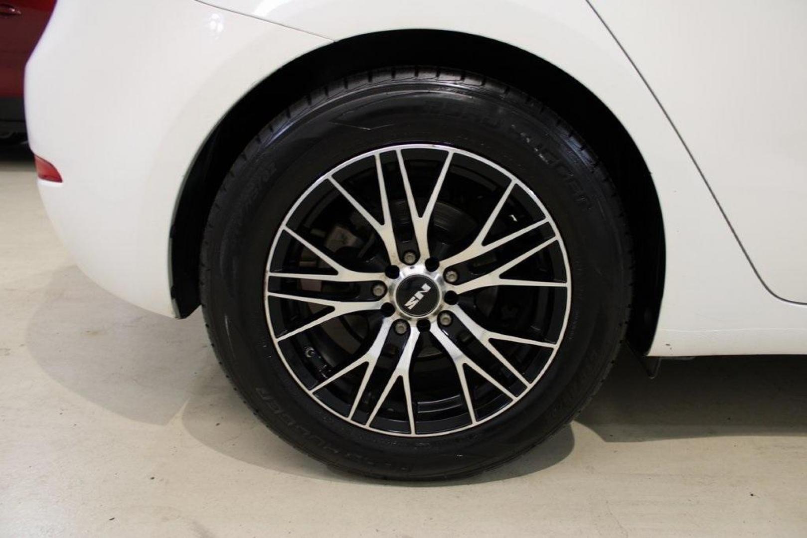2017 Clear White /Black Kia Forte5 LX (KNAFK5A83H5) with an 2.0L I4 DOHC Dual CVVT engine, Automatic transmission, located at 15300 Midway Rd., Addison, TX, 75001, (972) 702-0011, 32.958321, -96.838074 - Photo#10