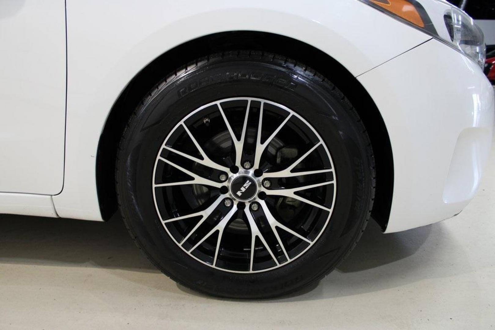 2017 Clear White /Black Kia Forte5 LX (KNAFK5A83H5) with an 2.0L I4 DOHC Dual CVVT engine, Automatic transmission, located at 15300 Midway Rd., Addison, TX, 75001, (972) 702-0011, 32.958321, -96.838074 - Photo#11
