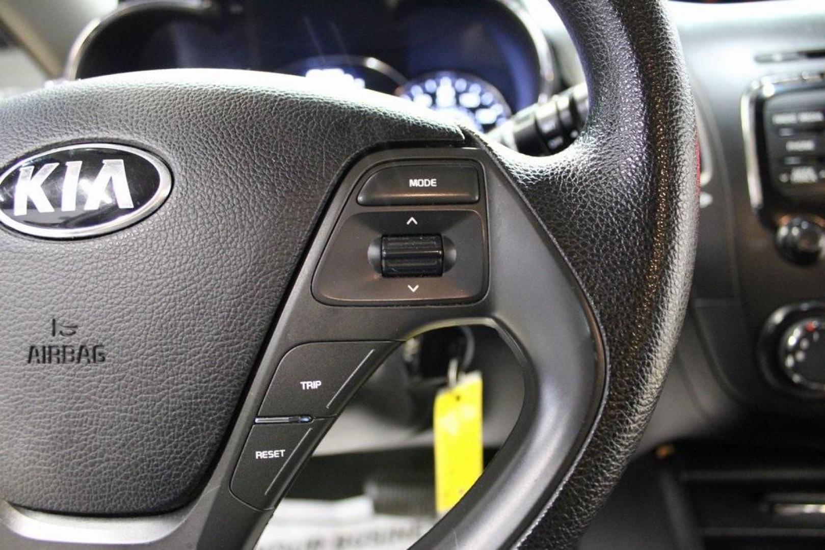 2017 Clear White /Black Kia Forte5 LX (KNAFK5A83H5) with an 2.0L I4 DOHC Dual CVVT engine, Automatic transmission, located at 15300 Midway Rd., Addison, TX, 75001, (972) 702-0011, 32.958321, -96.838074 - Photo#19