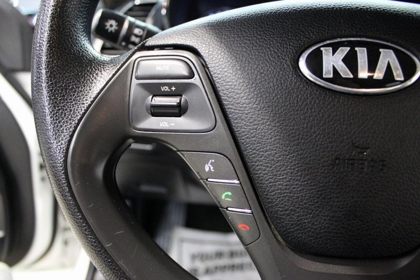 2017 Clear White /Black Kia Forte5 LX (KNAFK5A83H5) with an 2.0L I4 DOHC Dual CVVT engine, Automatic transmission, located at 15300 Midway Rd., Addison, TX, 75001, (972) 702-0011, 32.958321, -96.838074 - Photo#20