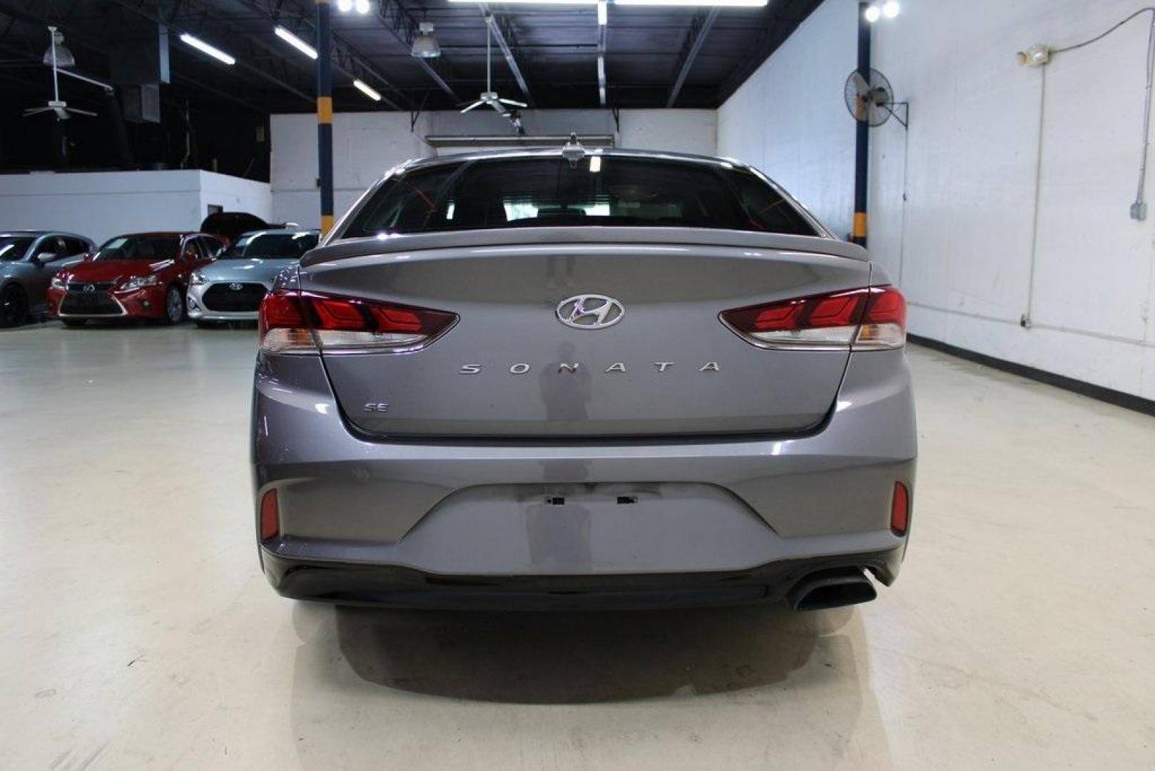 2018 Machine Gray /Black Hyundai Sonata SE (5NPE24AF8JH) with an 2.4L I4 DGI DOHC 16V LEV3-ULEV70 185hp engine, Automatic transmission, located at 15300 Midway Rd., Addison, TX, 75001, (972) 702-0011, 32.958321, -96.838074 - Photo#7