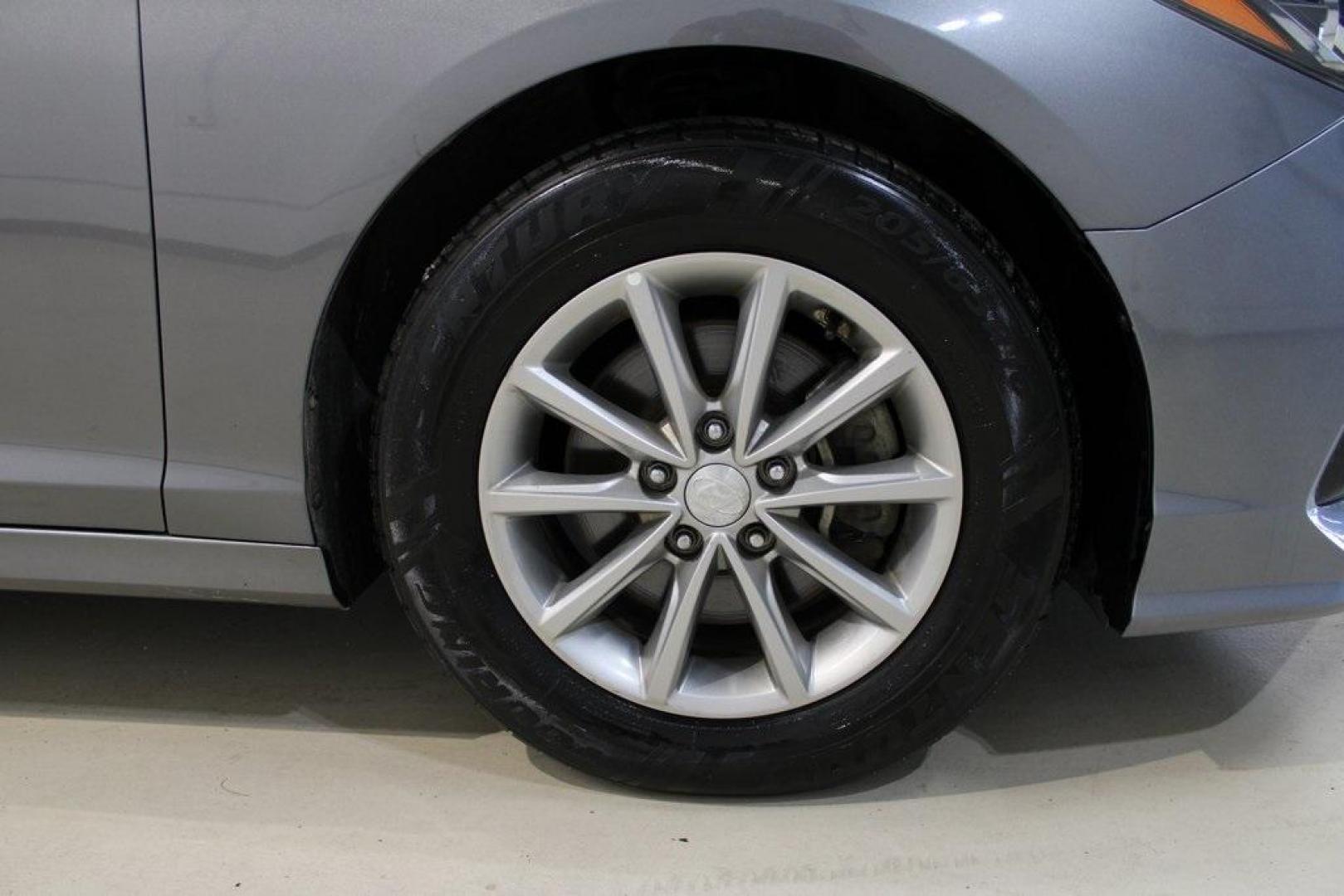 2018 Machine Gray /Black Hyundai Sonata SE (5NPE24AF8JH) with an 2.4L I4 DGI DOHC 16V LEV3-ULEV70 185hp engine, Automatic transmission, located at 15300 Midway Rd., Addison, TX, 75001, (972) 702-0011, 32.958321, -96.838074 - Photo#11