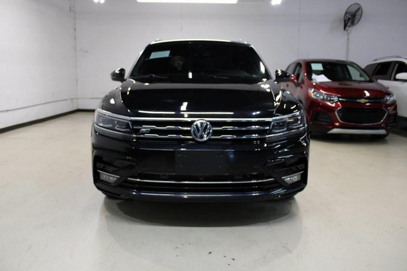 2021 Deep Black Pearl /Saffrano Orange and Black Volkswagen Tiguan 2.0T SEL Premium R-Line (3VV4B7AX4MM) with an 2.0L TSI DOHC engine, Automatic transmission, located at 15300 Midway Rd., Addison, TX, 75001, (972) 702-0011, 32.958321, -96.838074 - Photo#5