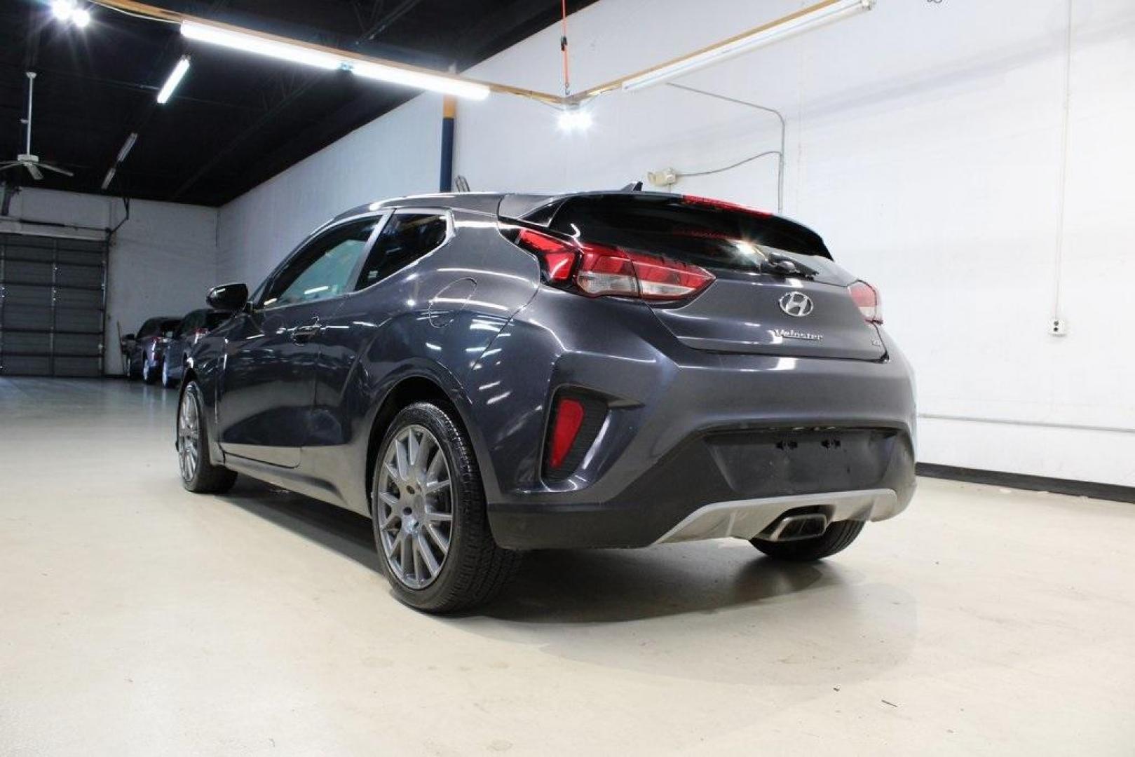 2019 Thunder Gray /Black Hyundai Veloster 2.0 (KMHTG6AF2KU) with an 2.0L 4-Cylinder MPI DOHC engine, Automatic transmission, located at 15300 Midway Rd., Addison, TX, 75001, (972) 702-0011, 32.958321, -96.838074 - Photo#5