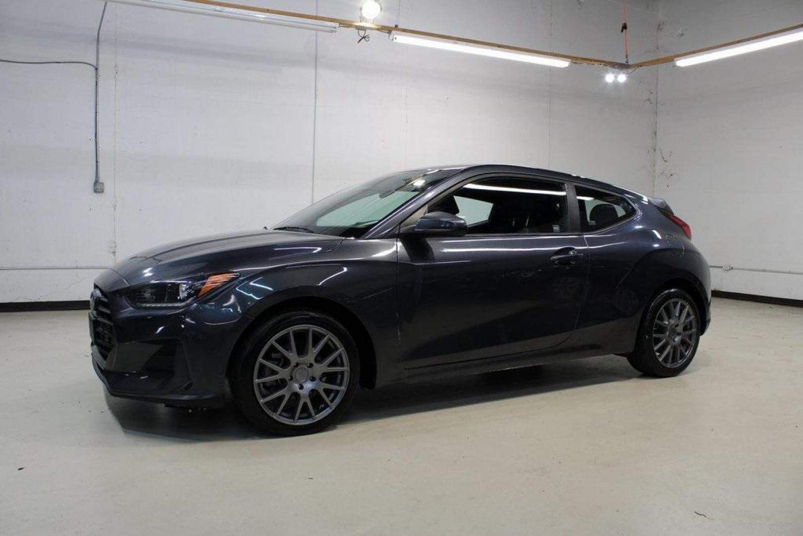 2019 Thunder Gray /Black Hyundai Veloster 2.0 (KMHTG6AF2KU) with an 2.0L 4-Cylinder MPI DOHC engine, Automatic transmission, located at 15300 Midway Rd., Addison, TX, 75001, (972) 702-0011, 32.958321, -96.838074 - Photo#6