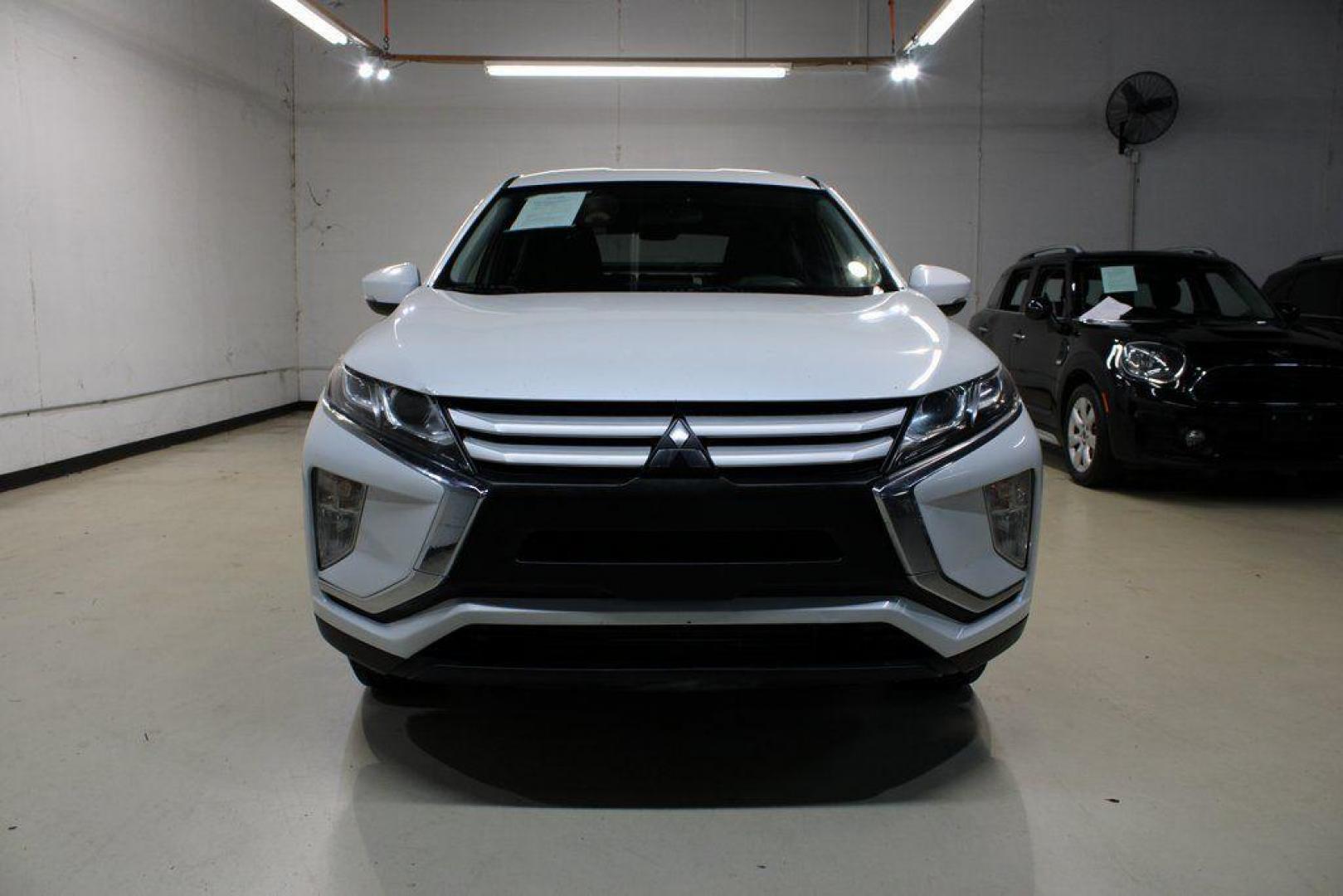 2020 Pearl White /Black Mitsubishi Eclipse Cross ES (JA4AS3AA2LZ) with an 1.5L I4 DI Turbocharged DOHC 16V LEV3-ULEV70 152hp engine, CVT transmission, located at 15300 Midway Rd., Addison, TX, 75001, (972) 702-0011, 32.958321, -96.838074 - Photo#4