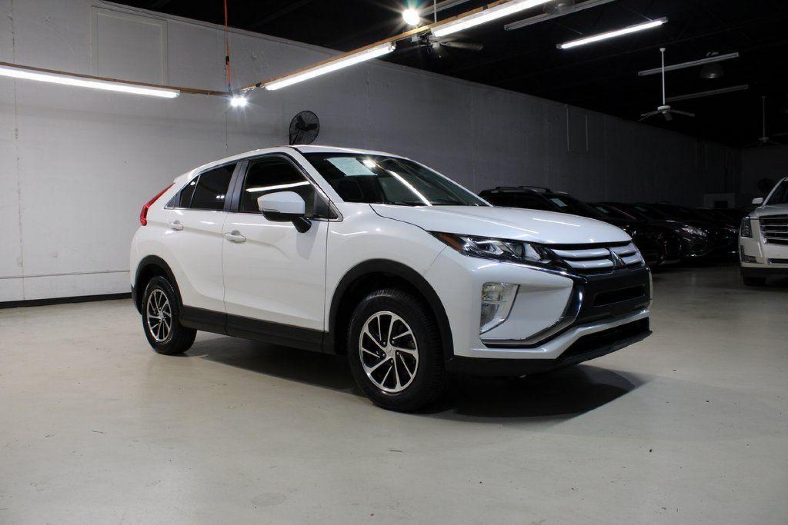 2020 Pearl White /Black Mitsubishi Eclipse Cross ES (JA4AS3AA2LZ) with an 1.5L I4 DI Turbocharged DOHC 16V LEV3-ULEV70 152hp engine, CVT transmission, located at 15300 Midway Rd., Addison, TX, 75001, (972) 702-0011, 32.958321, -96.838074 - Photo#5
