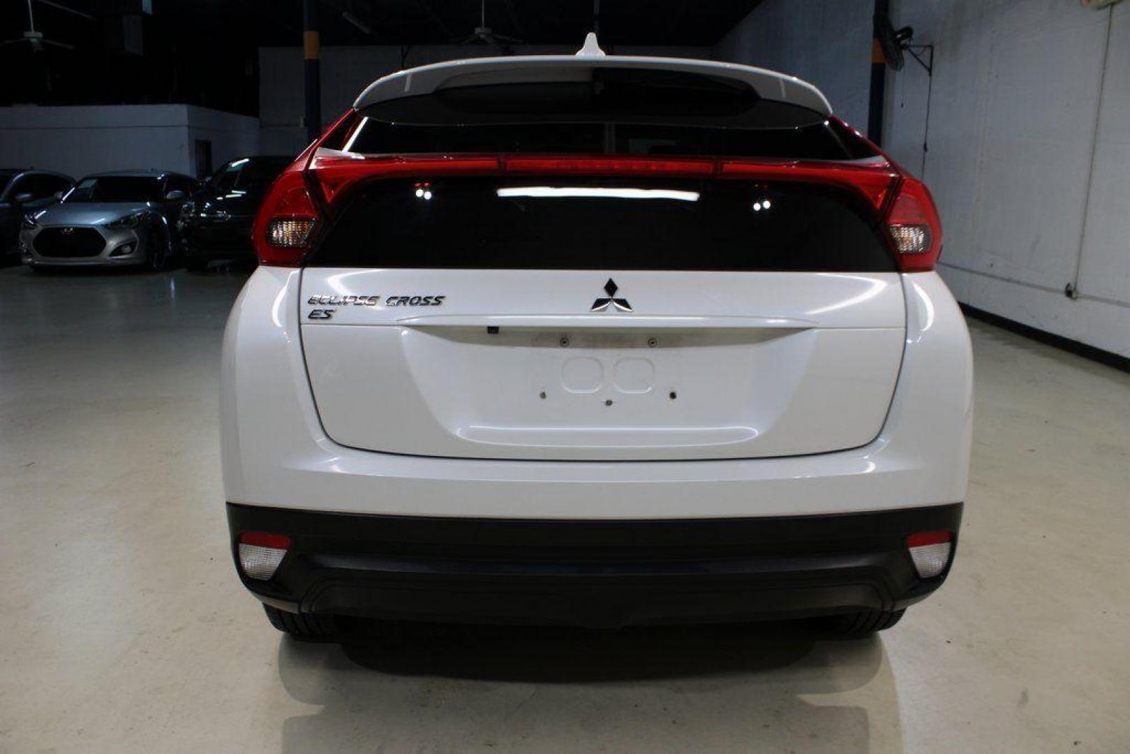 2020 Pearl White /Black Mitsubishi Eclipse Cross ES (JA4AS3AA2LZ) with an 1.5L I4 DI Turbocharged DOHC 16V LEV3-ULEV70 152hp engine, CVT transmission, located at 15300 Midway Rd., Addison, TX, 75001, (972) 702-0011, 32.958321, -96.838074 - Photo#6