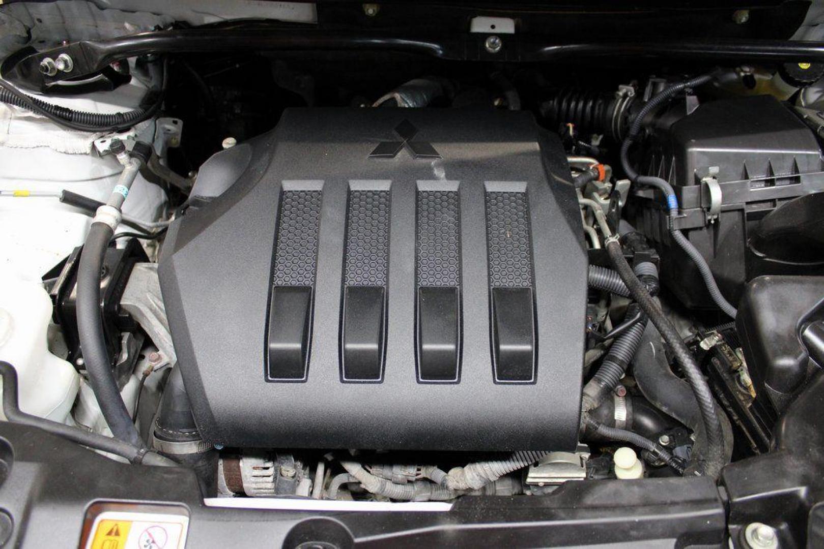 2020 Pearl White /Black Mitsubishi Eclipse Cross ES (JA4AS3AA2LZ) with an 1.5L I4 DI Turbocharged DOHC 16V LEV3-ULEV70 152hp engine, CVT transmission, located at 15300 Midway Rd., Addison, TX, 75001, (972) 702-0011, 32.958321, -96.838074 - Photo#24