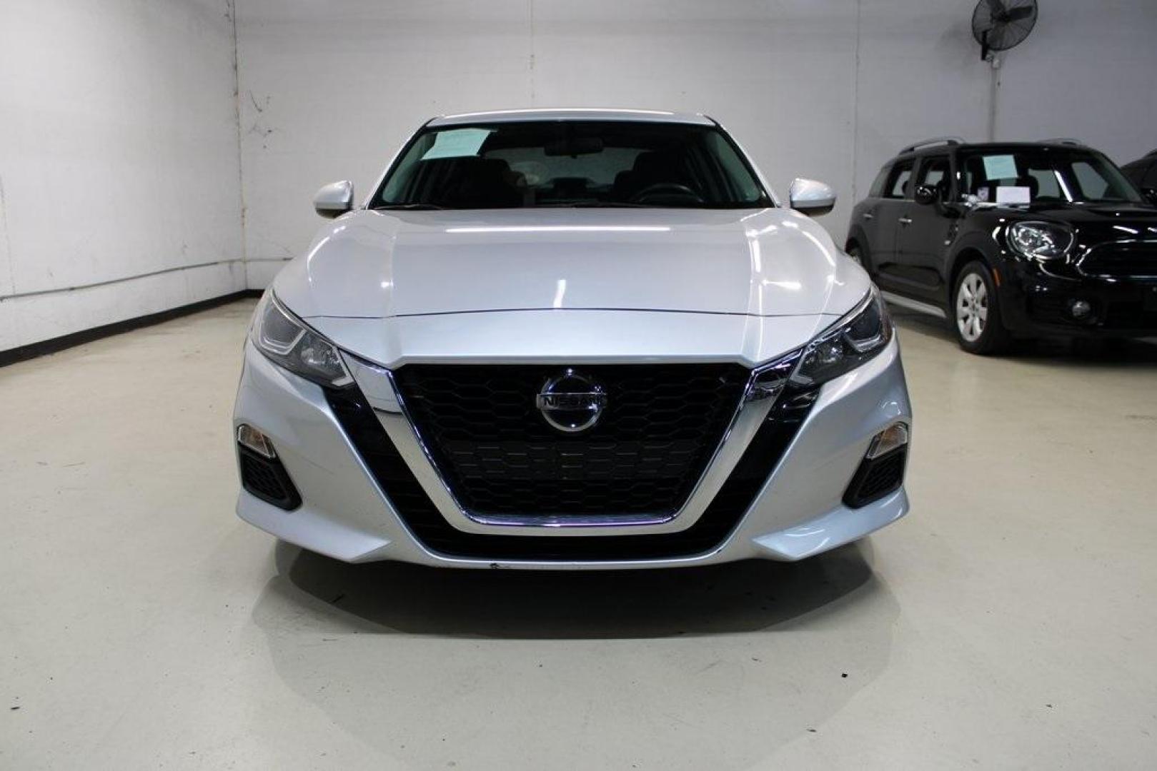 2020 Brilliant Silver Metallic /Charcoal Nissan Altima 2.5 S (1N4BL4BV0LC) with an 2.5L 4-Cylinder DOHC 16V engine, CVT transmission, located at 15300 Midway Rd., Addison, TX, 75001, (972) 702-0011, 32.958321, -96.838074 - 2020 Nissan Altima S<br>Now Available at Midway Auto Group Addison, Texas<br><br>The 2020 Nissan Altima S is a stylish, fuel-efficient midsize sedan designed to deliver a confident and comfortable driving experience. With its sleek exterior, modern tech features, and strong safety record, this Alti - Photo#5