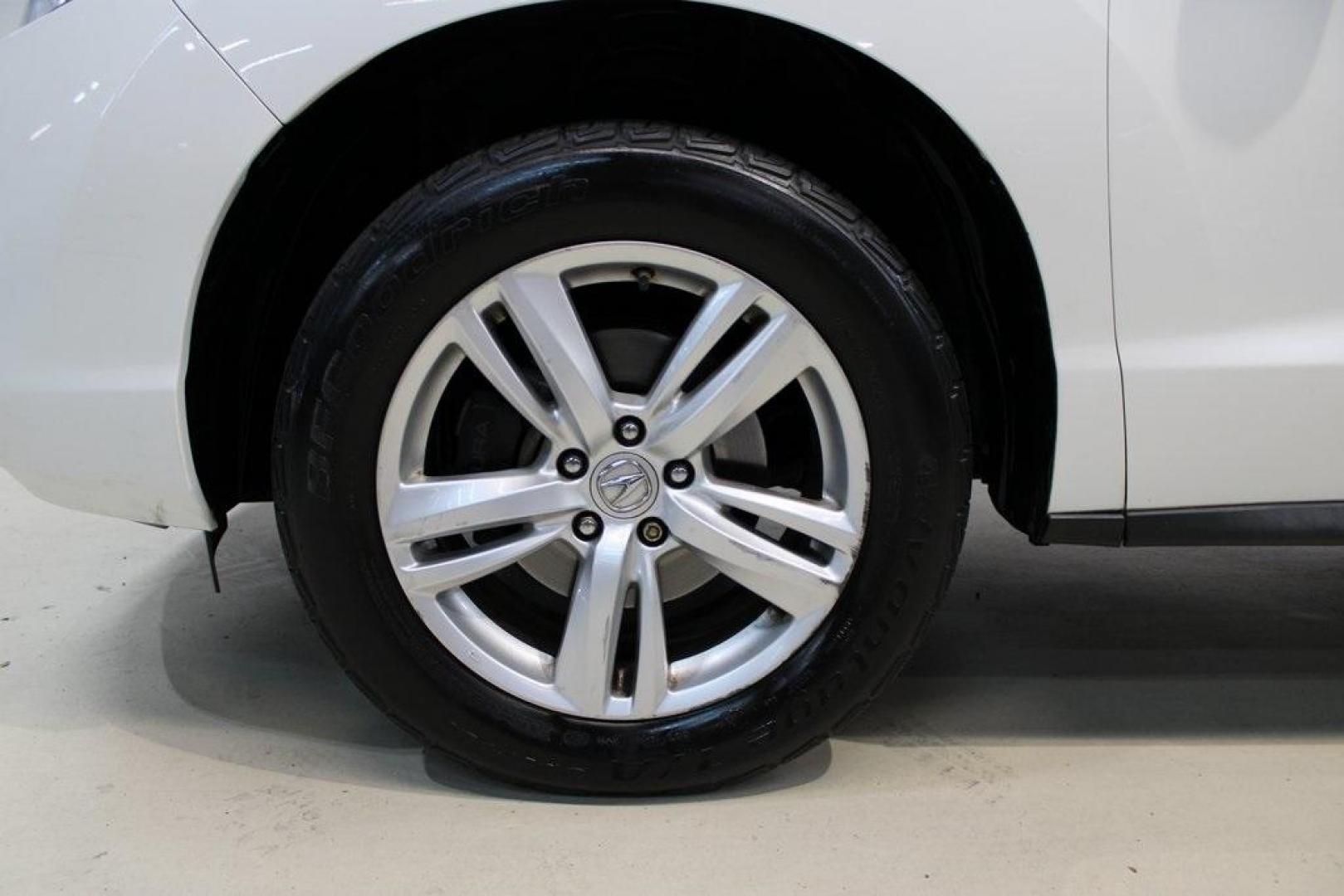 2015 White Diamond Pearl /Ebony Acura RDX Base (5J8TB4H32FL) with an 3.5L V6 SOHC i-VTEC 24V engine, Automatic transmission, located at 15300 Midway Rd., Addison, TX, 75001, (972) 702-0011, 32.958321, -96.838074 - 2015 Acura RDX w/ Technology Package<br>Now Available at Midway Auto Group Addison, Texas<br><br>Luxury, reliability, and performance come together in the 2015 Acura RDX with Technology Packagea premium compact SUV designed to elevate your driving experience. With upscale features, confident handli - Photo#6