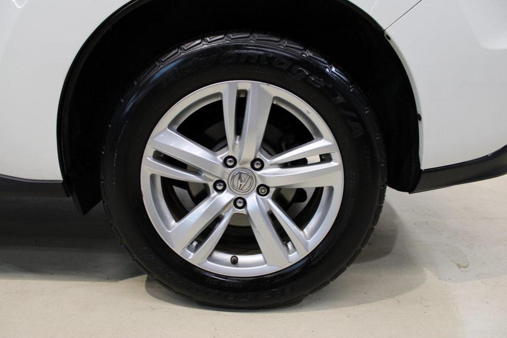 2015 White Diamond Pearl /Ebony Acura RDX Base (5J8TB4H32FL) with an 3.5L V6 SOHC i-VTEC 24V engine, Automatic transmission, located at 15300 Midway Rd., Addison, TX, 75001, (972) 702-0011, 32.958321, -96.838074 - 2015 Acura RDX w/ Technology Package<br>Now Available at Midway Auto Group Addison, Texas<br><br>Luxury, reliability, and performance come together in the 2015 Acura RDX with Technology Packagea premium compact SUV designed to elevate your driving experience. With upscale features, confident handli - Photo#7