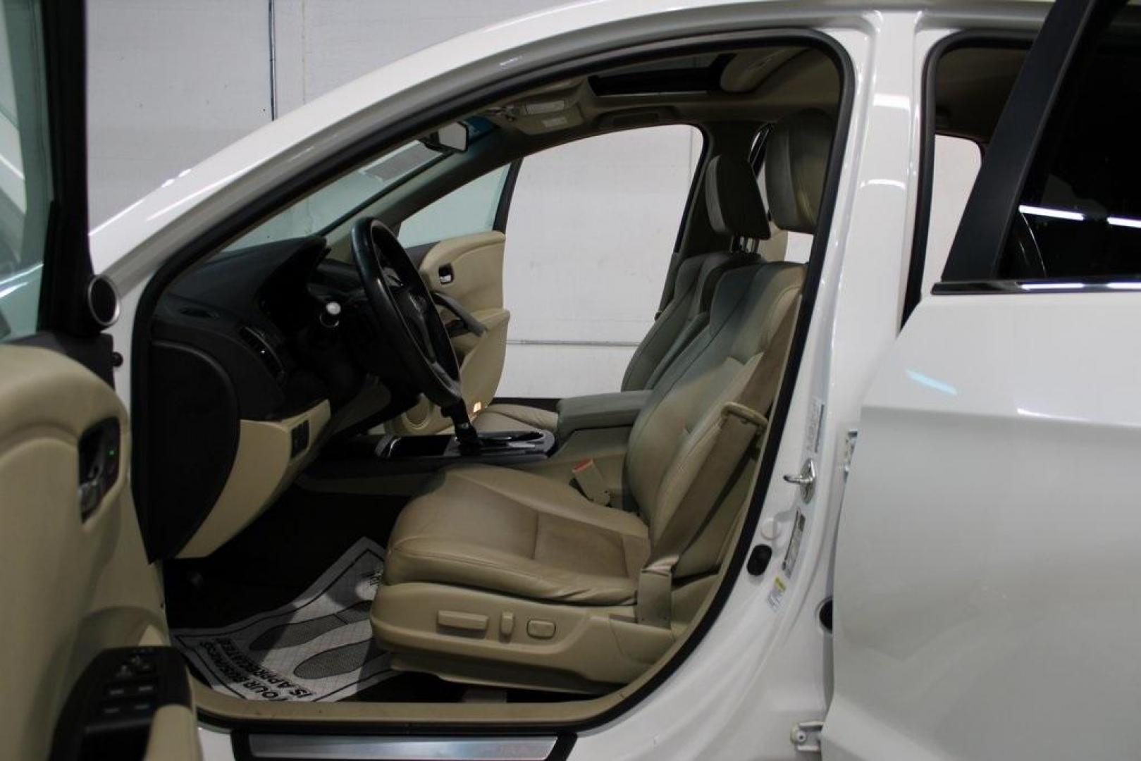 2015 White Diamond Pearl /Ebony Acura RDX Base (5J8TB4H32FL) with an 3.5L V6 SOHC i-VTEC 24V engine, Automatic transmission, located at 15300 Midway Rd., Addison, TX, 75001, (972) 702-0011, 32.958321, -96.838074 - 2015 Acura RDX w/ Technology Package<br>Now Available at Midway Auto Group Addison, Texas<br><br>Luxury, reliability, and performance come together in the 2015 Acura RDX with Technology Packagea premium compact SUV designed to elevate your driving experience. With upscale features, confident handli - Photo#11