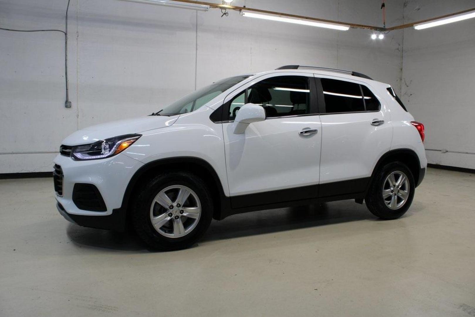 2018 Summit White /Jet Black Chevrolet Trax LT (KL7CJLSB5JB) with an ECOTEC 1.4L I4 SMPI DOHC Turbocharged VVT engine, Automatic transmission, located at 15300 Midway Rd., Addison, TX, 75001, (972) 702-0011, 32.958321, -96.838074 - 2018 Chevrolet Trax LT<br>Now Available at Midway Auto Group Addison, Texas<br><br>Compact in size but big on versatility, the 2018 Chevrolet Trax LT is a smart choice for drivers looking for efficiency, maneuverability, and modern convenience. Whether you're navigating Dallas traffic or planning a - Photo#5