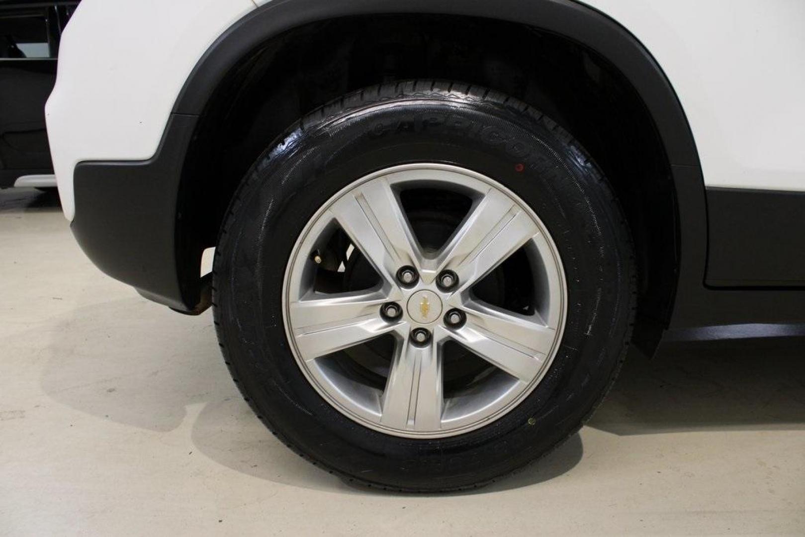 2018 Summit White /Jet Black Chevrolet Trax LT (KL7CJLSB5JB) with an ECOTEC 1.4L I4 SMPI DOHC Turbocharged VVT engine, Automatic transmission, located at 15300 Midway Rd., Addison, TX, 75001, (972) 702-0011, 32.958321, -96.838074 - 2018 Chevrolet Trax LT<br>Now Available at Midway Auto Group Addison, Texas<br><br>Compact in size but big on versatility, the 2018 Chevrolet Trax LT is a smart choice for drivers looking for efficiency, maneuverability, and modern convenience. Whether you're navigating Dallas traffic or planning a - Photo#11
