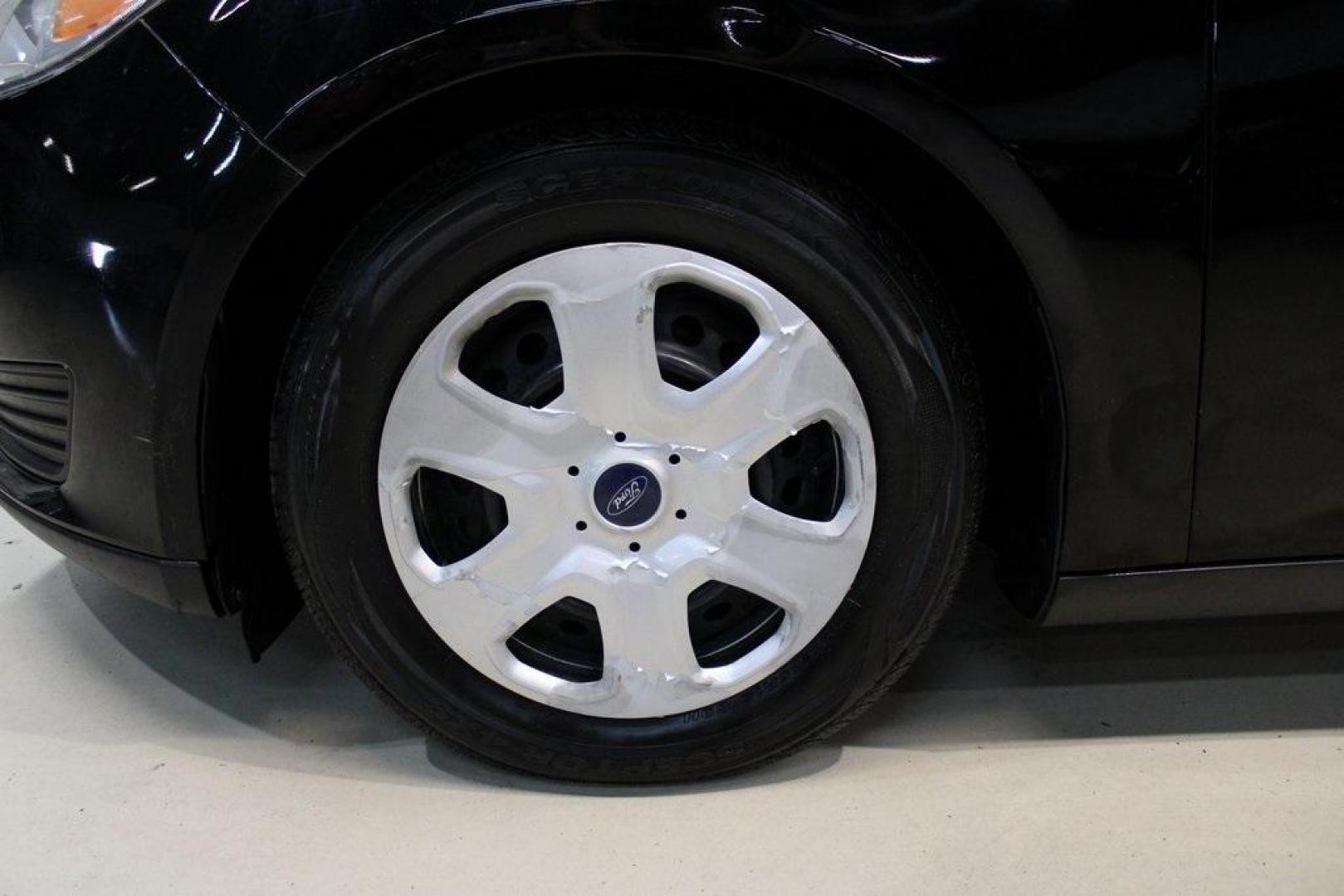 2018 Shadow Black /Charcoal Black Ford Focus S (1FADP3E20JL) with an 2.0L I4 DGI Ti-VCT engine, Automatic transmission, located at 15300 Midway Rd., Addison, TX, 75001, (972) 702-0011, 32.958321, -96.838074 - 2018 Ford Focus S<br>Now Available at Midway Auto Group Addison, Texas<br><br>Efficient, reliable, and fun to drivethe 2018 Ford Focus S is a compact sedan that offers outstanding value for daily commuters, first-time buyers, or anyone looking for practical, affordable transportation. With its nimb - Photo#8