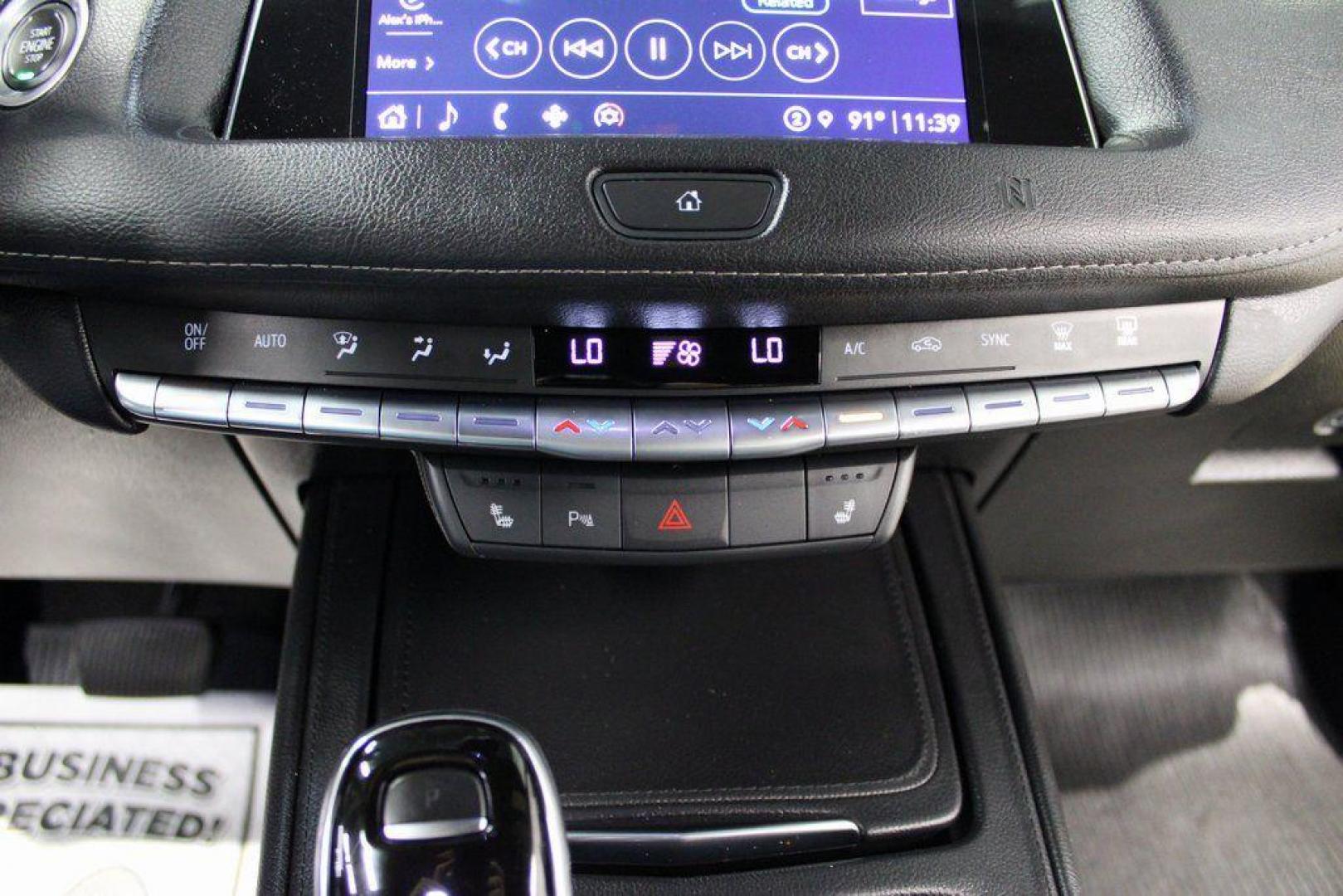 2021 Crystal White Tricoat /Black Cadillac XT4 Premium Luxury (1GYFZCR48MF) with an 2.0L I4 Turbocharged engine, Automatic transmission, located at 15300 Midway Rd., Addison, TX, 75001, (972) 702-0011, 32.958321, -96.838074 - 2021 Cadillac XT4 Premium Luxury<br>Now Available at Midway Auto Group Addison, Texas<br><br>Elevate your everyday drive with the 2021 Cadillac XT4 Premium Luxury a compact luxury SUV that blends bold styling, advanced technology, and premium comfort. With responsive performance and a refined inter - Photo#18