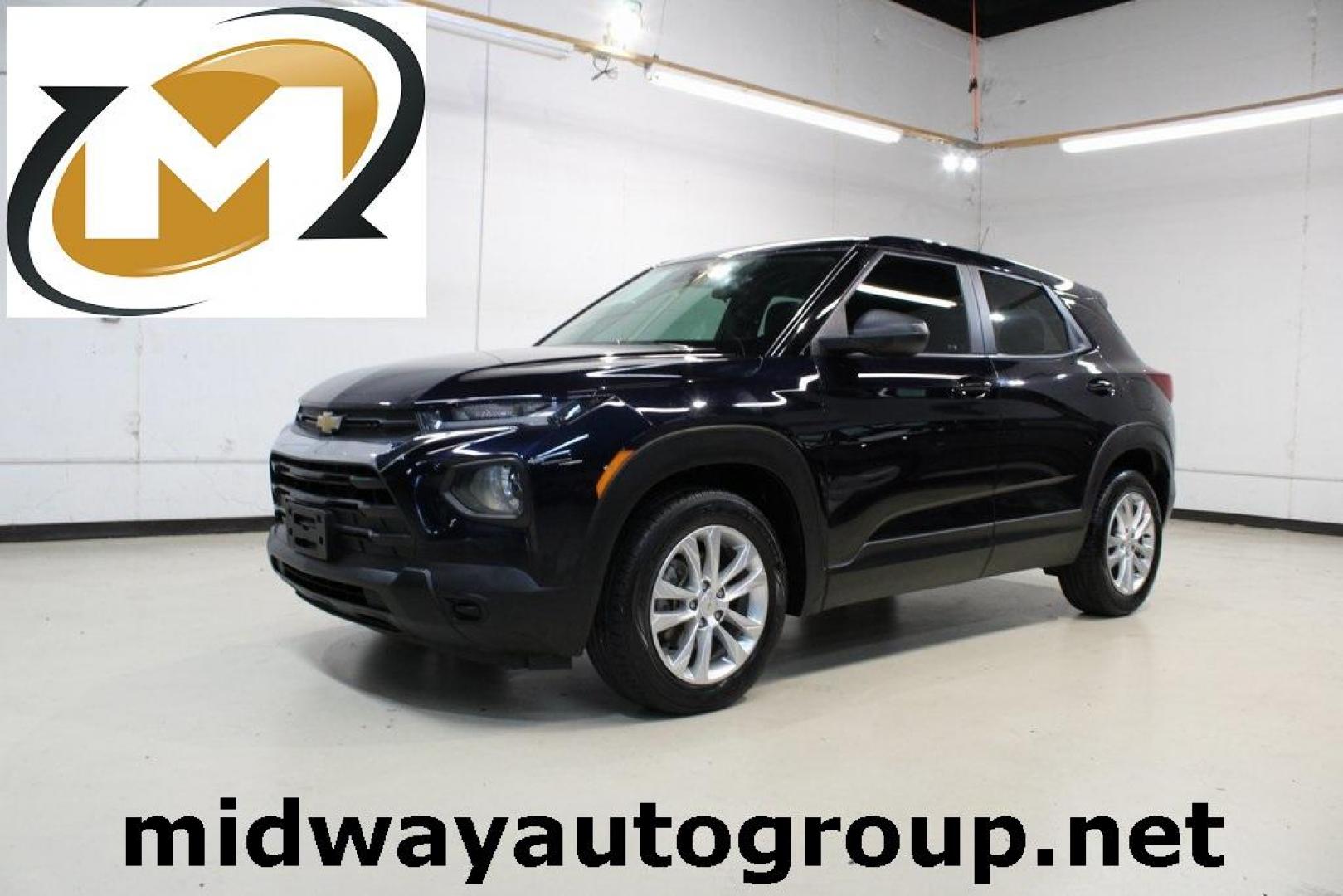 2021 Midnight Blue Metallic /Black Chevrolet TrailBlazer LS (KL79MMS28MB) with an 1.2L Ecotec Turbo DOHC DI w/VVT engine, CVT transmission, located at 15300 Midway Rd., Addison, TX, 75001, (972) 702-0011, 32.958321, -96.838074 - 2021 Chevrolet Trailblazer LT<br>Now Available at Midway Auto Group Addison, Texas<br><br>Sporty, spacious, and loaded with techthe 2021 Chevrolet Trailblazer LT is the perfect crossover for drivers who want bold styling and everyday practicality. With excellent fuel economy, intuitive safety featu - Photo#0
