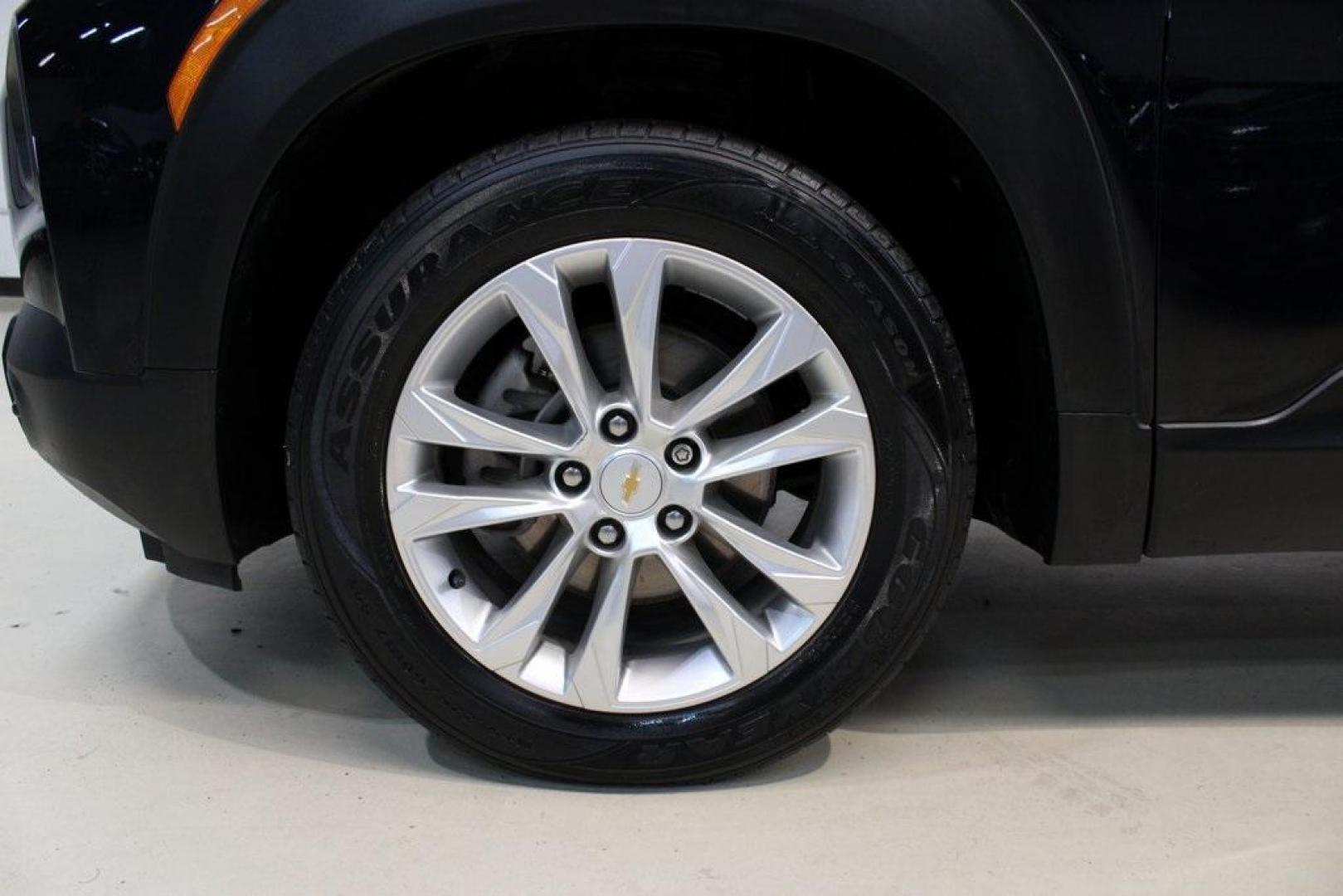 2021 Midnight Blue Metallic /Black Chevrolet TrailBlazer LS (KL79MMS28MB) with an 1.2L Ecotec Turbo DOHC DI w/VVT engine, CVT transmission, located at 15300 Midway Rd., Addison, TX, 75001, (972) 702-0011, 32.958321, -96.838074 - 2021 Chevrolet Trailblazer LT<br>Now Available at Midway Auto Group Addison, Texas<br><br>Sporty, spacious, and loaded with techthe 2021 Chevrolet Trailblazer LT is the perfect crossover for drivers who want bold styling and everyday practicality. With excellent fuel economy, intuitive safety featu - Photo#9