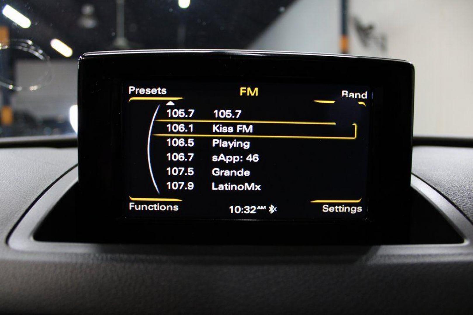 2018 White /Chestnut Brown Audi Q3 2.0T Premium (WA1JCCFS3JR) with an 2.0L 4-Cylinder TFSI engine, Automatic transmission, located at 15300 Midway Rd., Addison, TX, 75001, (972) 702-0011, 32.958321, -96.838074 - HOME OF THE NO HAGGLE PRICE - WHOLESALE PRICES TO THE PUBLIC!! Priced below KBB Fair Purchase Price!<br><br>White 2018 Audi Q3 2.0T Premium<br><br>20/28 City/Highway MPG<br><br>Awards:<br> * 2018 KBB.com 10 Best Luxury Cars Under $35,000 * 2018 KBB.com 10 Most Awarded Brands<br><br>At Midway Auto - Photo#19