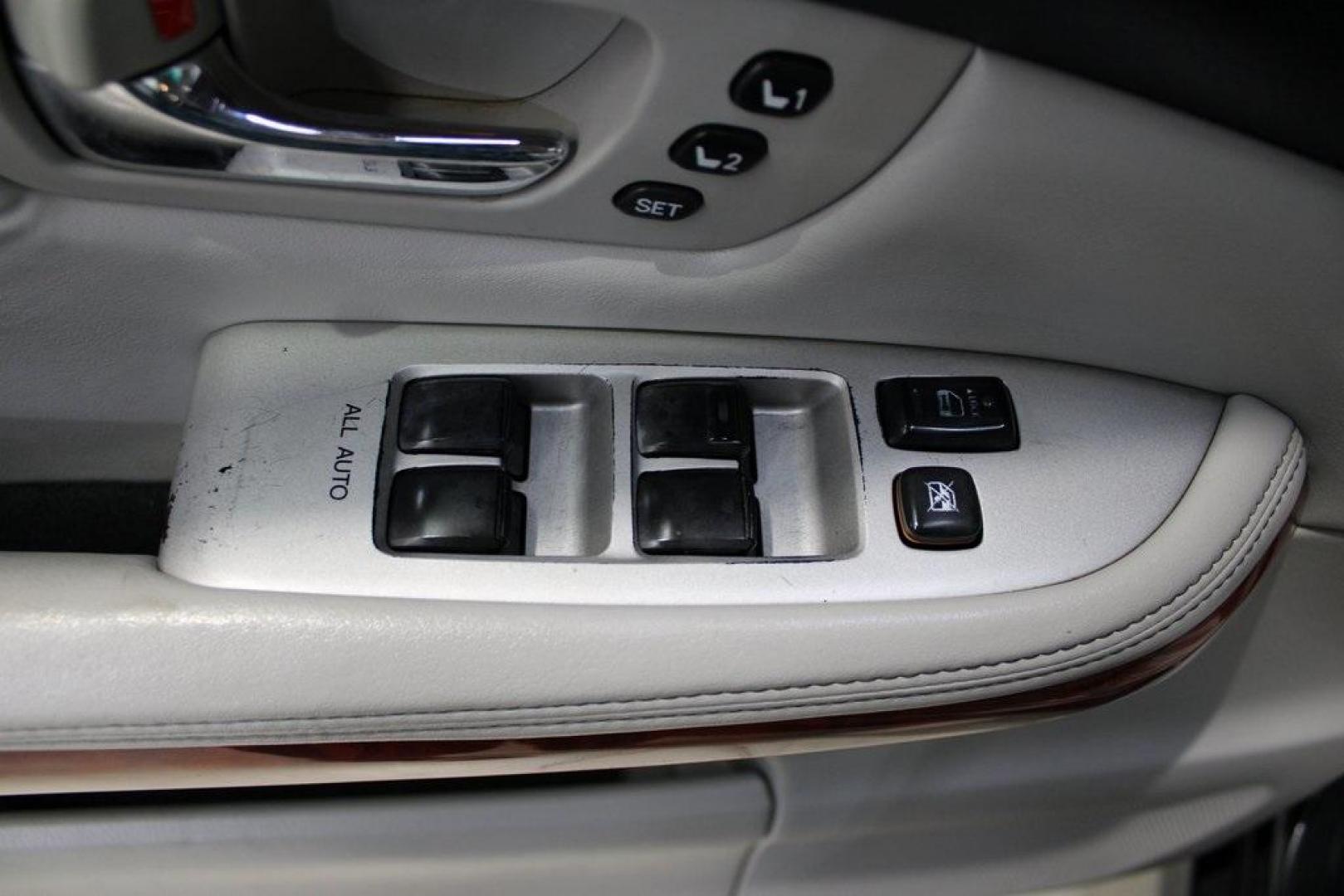 2005 Light Blue /Beige Lexus RX 330 (JTJGA31U850) with an 3.3L V6 SMPI DOHC 24V engine, Automatic transmission, located at 15300 Midway Rd., Addison, TX, 75001, (972) 702-0011, 32.958321, -96.838074 - Photo#21