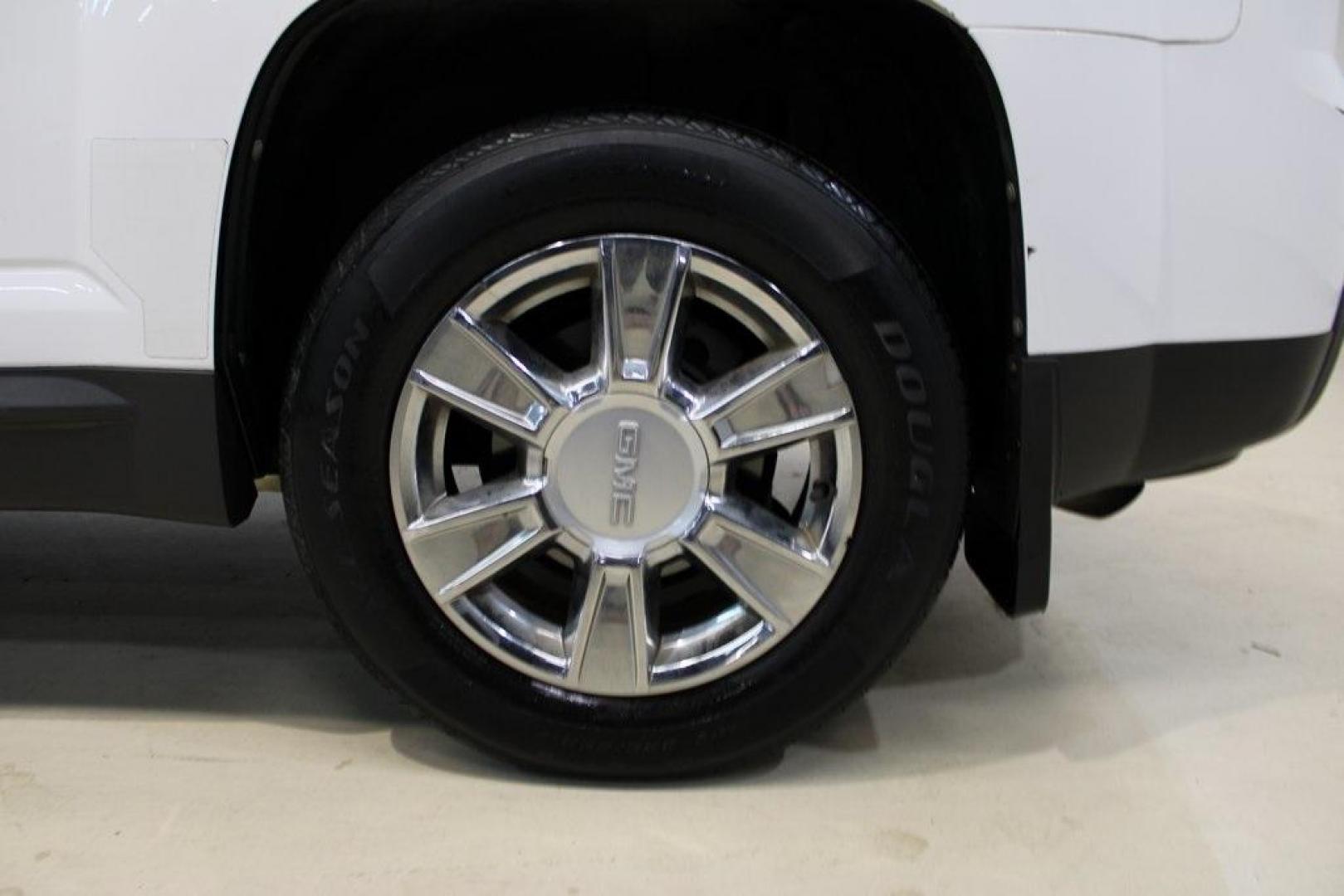2010 Summit White /Black GMC Terrain SLE-1 (2CTALBEW6A6) with an 2.4L I4 SIDI VVT engine, Automatic transmission, located at 15300 Midway Rd., Addison, TX, 75001, (972) 702-0011, 32.958321, -96.838074 - 2010 GMC Terrain SLE-1<br>Now Available at Midway Auto Group Addison, Texas<br><br>Versatile, roomy, and built for everyday confidence this 2010 GMC Terrain SLE1 delivers rugged utility with driver friendly comfort. With a spacious cabin, solid performance, and an intuitive feature set, its an idea - Photo#9