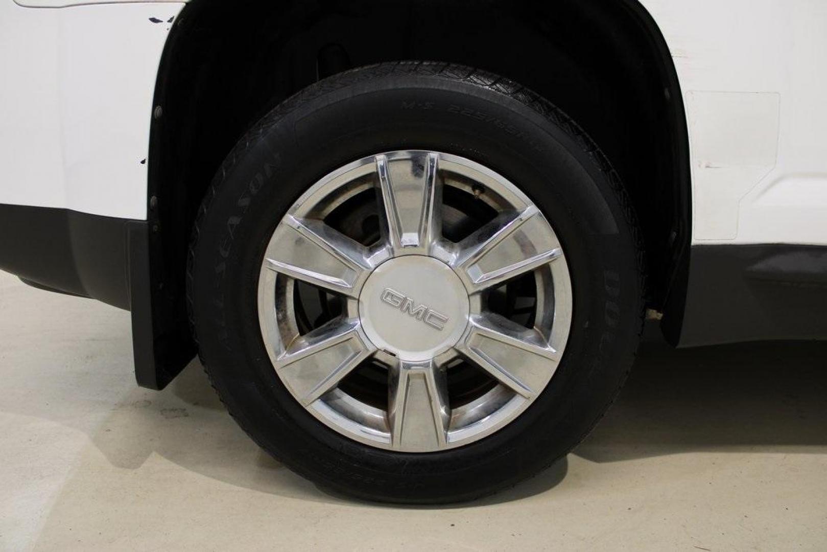 2010 Summit White /Black GMC Terrain SLE-1 (2CTALBEW6A6) with an 2.4L I4 SIDI VVT engine, Automatic transmission, located at 15300 Midway Rd., Addison, TX, 75001, (972) 702-0011, 32.958321, -96.838074 - 2010 GMC Terrain SLE-1<br>Now Available at Midway Auto Group Addison, Texas<br><br>Versatile, roomy, and built for everyday confidence this 2010 GMC Terrain SLE1 delivers rugged utility with driver friendly comfort. With a spacious cabin, solid performance, and an intuitive feature set, its an idea - Photo#10