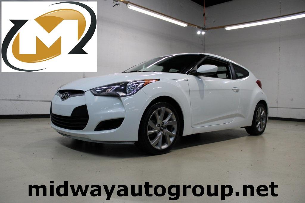 photo of 2016 Hyundai Veloster Base