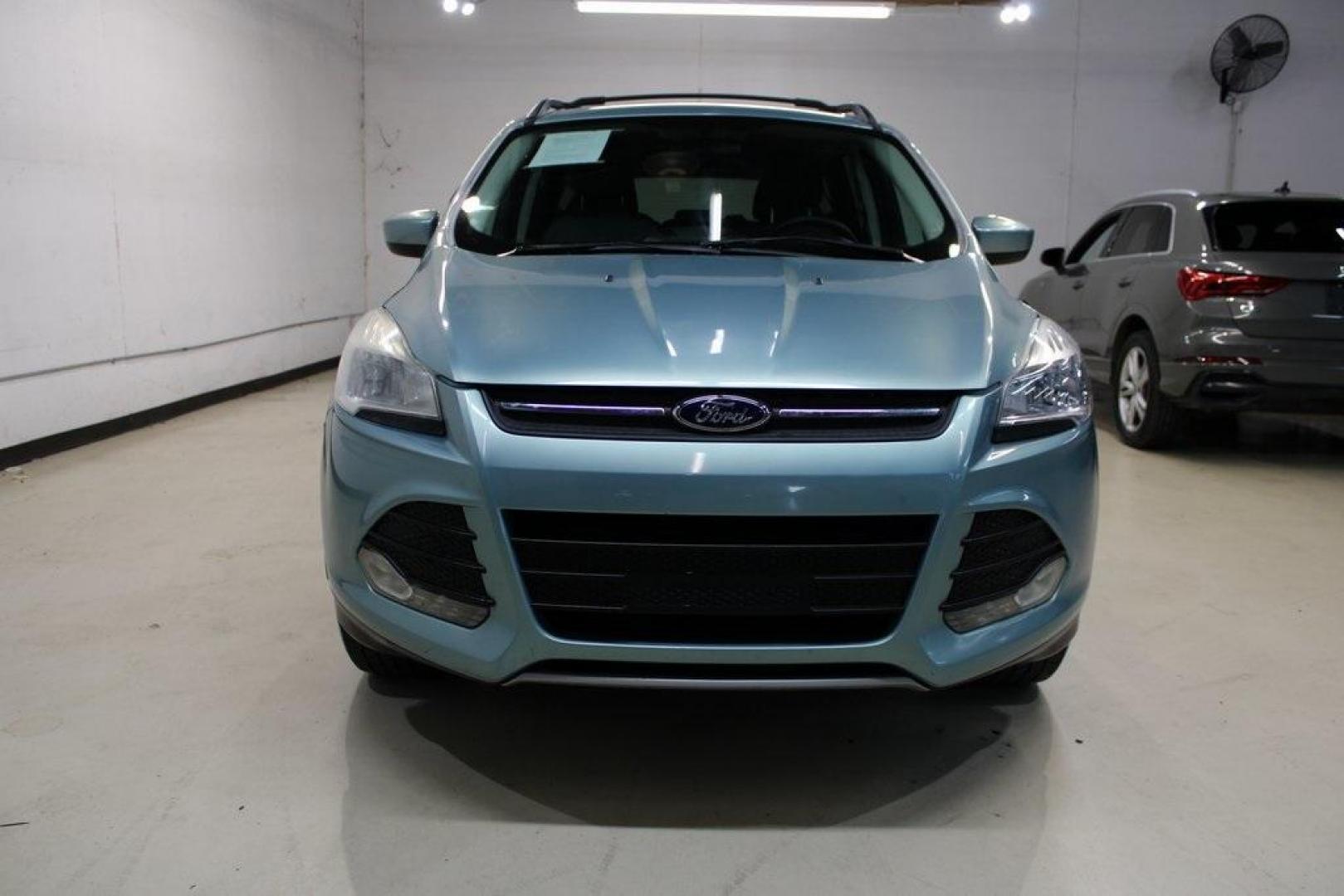 2013 Frosted Glass Metallic /Black Ford Escape SE (1FMCU9GX0DU) with an EcoBoost 1.6L I4 GTDi DOHC Turbocharged VCT engine, Automatic transmission, located at 15300 Midway Rd., Addison, TX, 75001, (972) 702-0011, 32.958321, -96.838074 - Photo#6