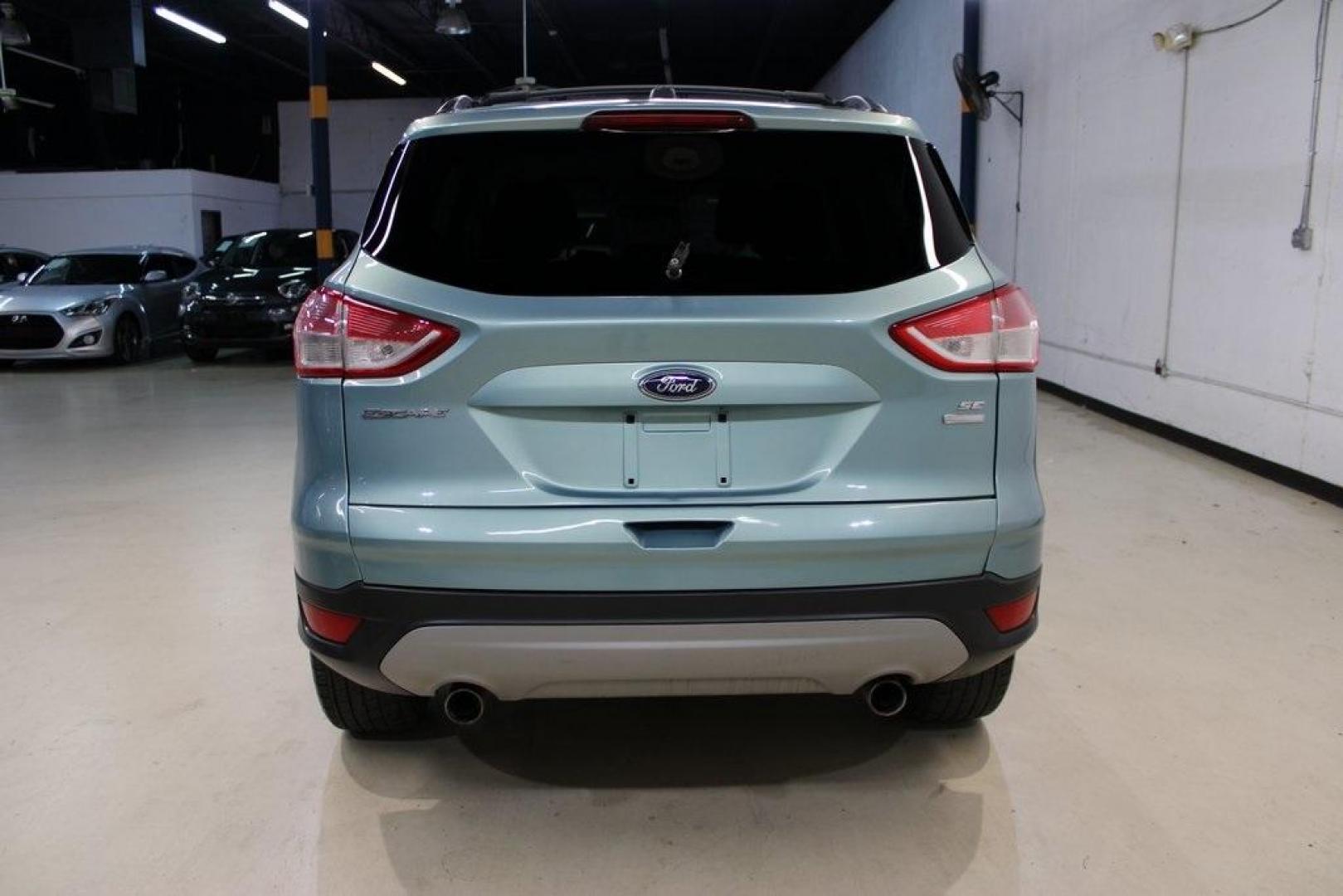 2013 Frosted Glass Metallic /Black Ford Escape SE (1FMCU9GX0DU) with an EcoBoost 1.6L I4 GTDi DOHC Turbocharged VCT engine, Automatic transmission, located at 15300 Midway Rd., Addison, TX, 75001, (972) 702-0011, 32.958321, -96.838074 - Photo#8