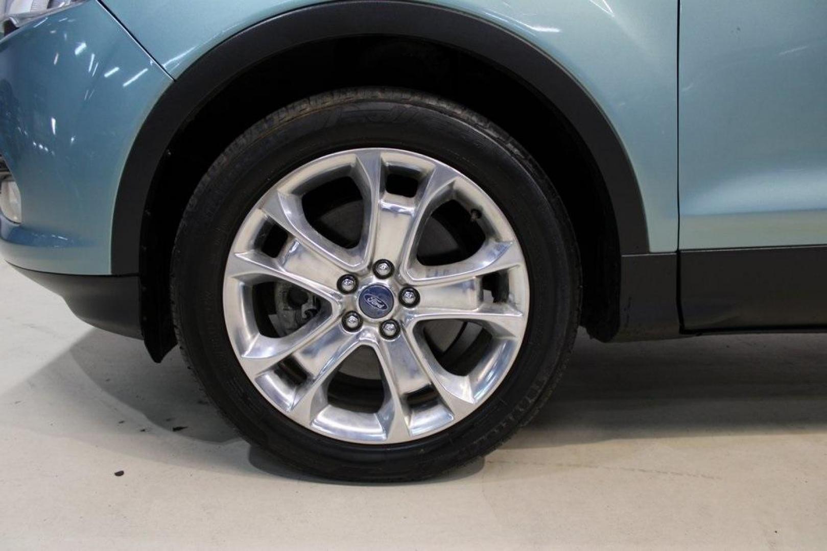 2013 Frosted Glass Metallic /Black Ford Escape SE (1FMCU9GX0DU) with an EcoBoost 1.6L I4 GTDi DOHC Turbocharged VCT engine, Automatic transmission, located at 15300 Midway Rd., Addison, TX, 75001, (972) 702-0011, 32.958321, -96.838074 - Photo#9