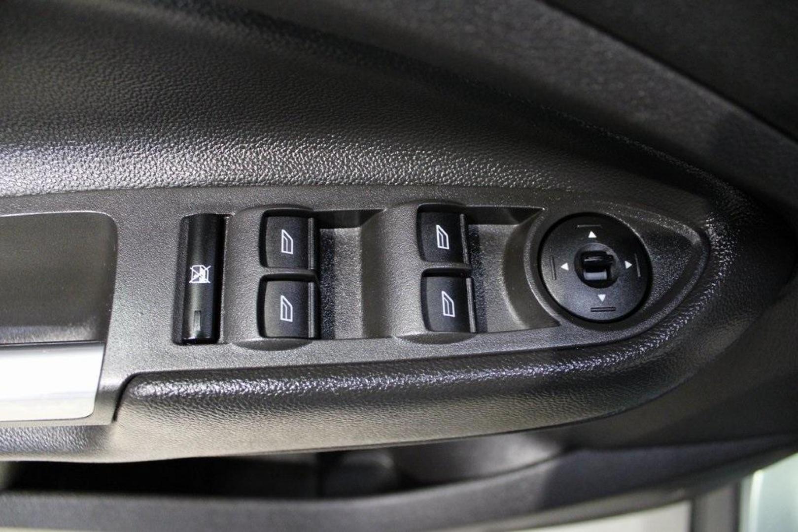 2013 Frosted Glass Metallic /Black Ford Escape SE (1FMCU9GX0DU) with an EcoBoost 1.6L I4 GTDi DOHC Turbocharged VCT engine, Automatic transmission, located at 15300 Midway Rd., Addison, TX, 75001, (972) 702-0011, 32.958321, -96.838074 - Photo#25