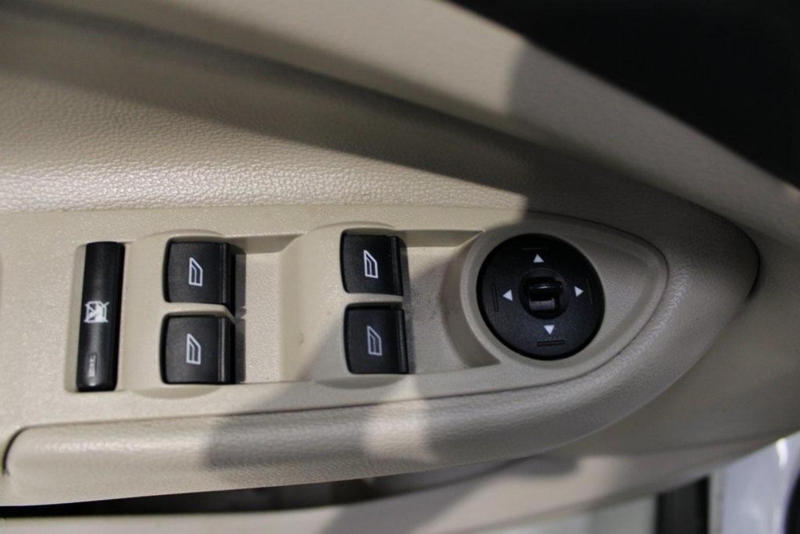 2018 Oxford White /Medium Light Stone Ford Escape SE (1FMCU0G99JU) with an EcoBoost 1.5L I4 GTDi DOHC Turbocharged VCT engine, Automatic transmission, located at 15300 Midway Rd., Addison, TX, 75001, (972) 702-0011, 32.958321, -96.838074 - 2018 Ford Escape SE<br>Now Available at Midway Auto Group Addison, Texas<br><br>The 2018 Ford Escape SE blends sporty style with everyday practicality, making it a top pick for drivers who want comfort, technology, and versatility in a compact SUV. With a turbocharged engine, spacious interior, and - Photo#26
