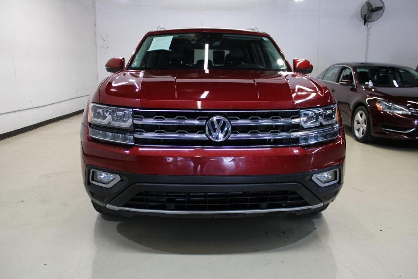 2018 Fortana Red /Titan Black Volkswagen Atlas SEL (1V2ER2CA1JC) with an 3.6L V6 engine, Automatic transmission, located at 15300 Midway Rd., Addison, TX, 75001, (972) 702-0011, 32.958321, -96.838074 - Photo#5