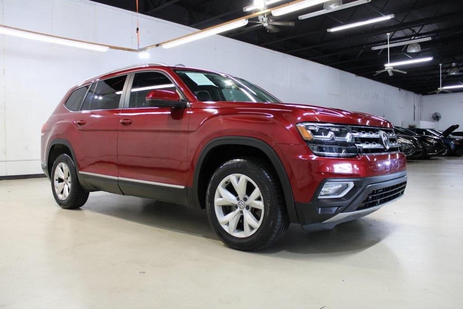 2018 Fortana Red /Titan Black Volkswagen Atlas SEL (1V2ER2CA1JC) with an 3.6L V6 engine, Automatic transmission, located at 15300 Midway Rd., Addison, TX, 75001, (972) 702-0011, 32.958321, -96.838074 - Photo#6