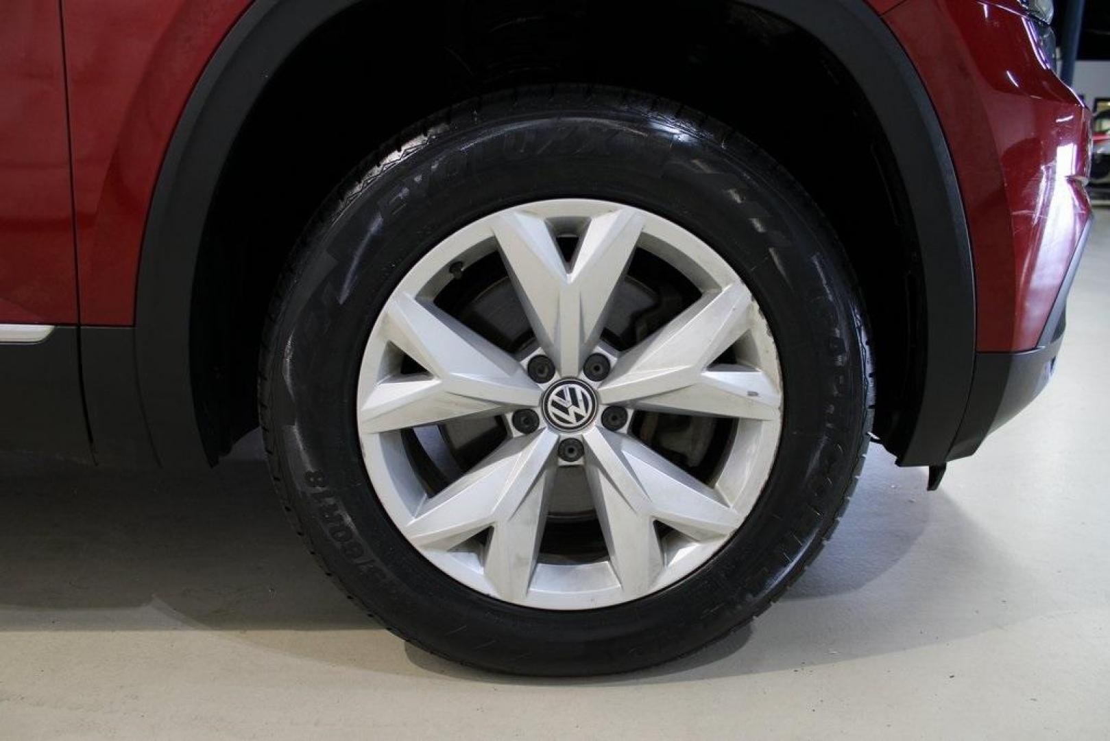 2018 Fortana Red /Titan Black Volkswagen Atlas SEL (1V2ER2CA1JC) with an 3.6L V6 engine, Automatic transmission, located at 15300 Midway Rd., Addison, TX, 75001, (972) 702-0011, 32.958321, -96.838074 - Photo#11