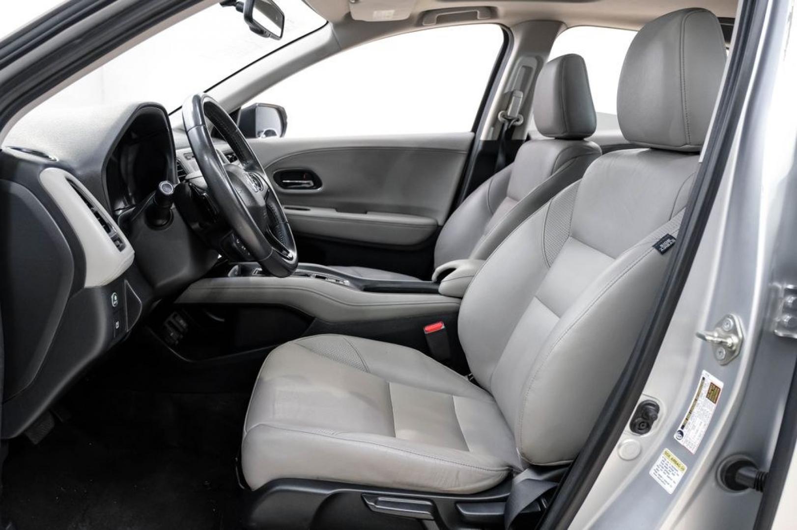 2016 Alabaster Silver Metallic /Black Honda HR-V EX-L (3CZRU5H76GM) with an 1.8L I4 SOHC 16V i-VTEC engine, CVT transmission, located at 15300 Midway Rd., Addison, TX, 75001, (972) 702-0011, 32.958321, -96.838074 - Photo#3