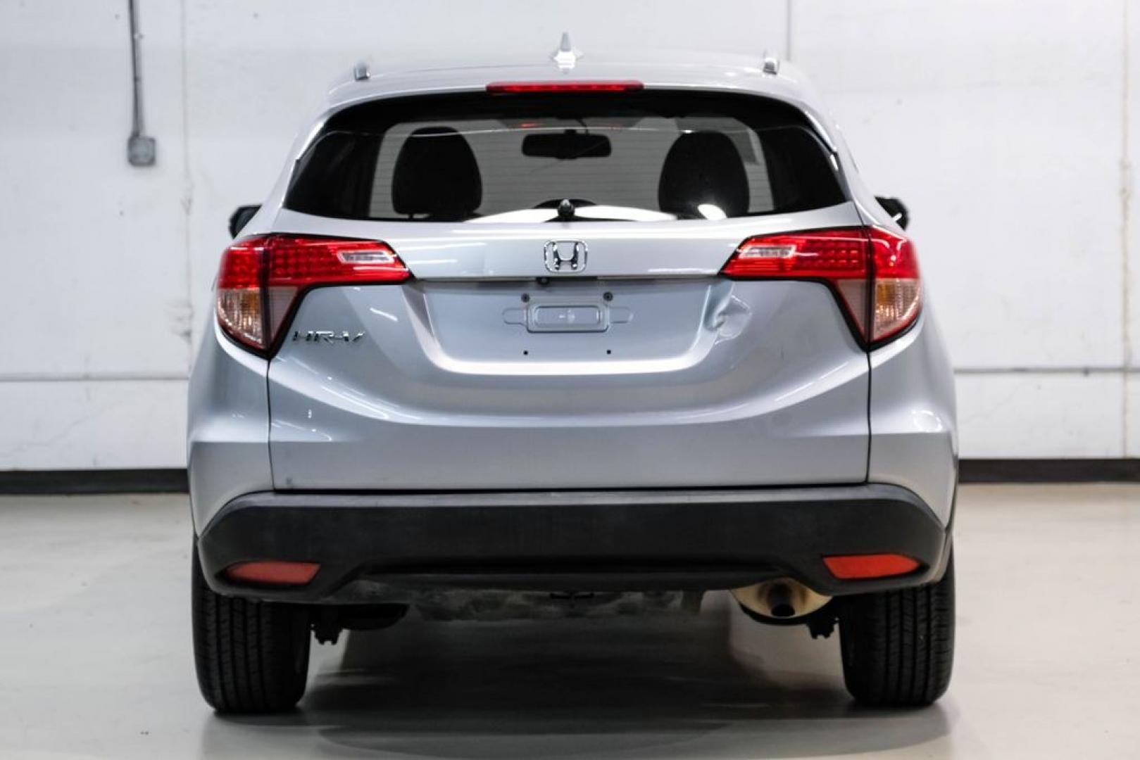 2016 Alabaster Silver Metallic /Black Honda HR-V EX-L (3CZRU5H76GM) with an 1.8L I4 SOHC 16V i-VTEC engine, CVT transmission, located at 15300 Midway Rd., Addison, TX, 75001, (972) 702-0011, 32.958321, -96.838074 - Photo#9