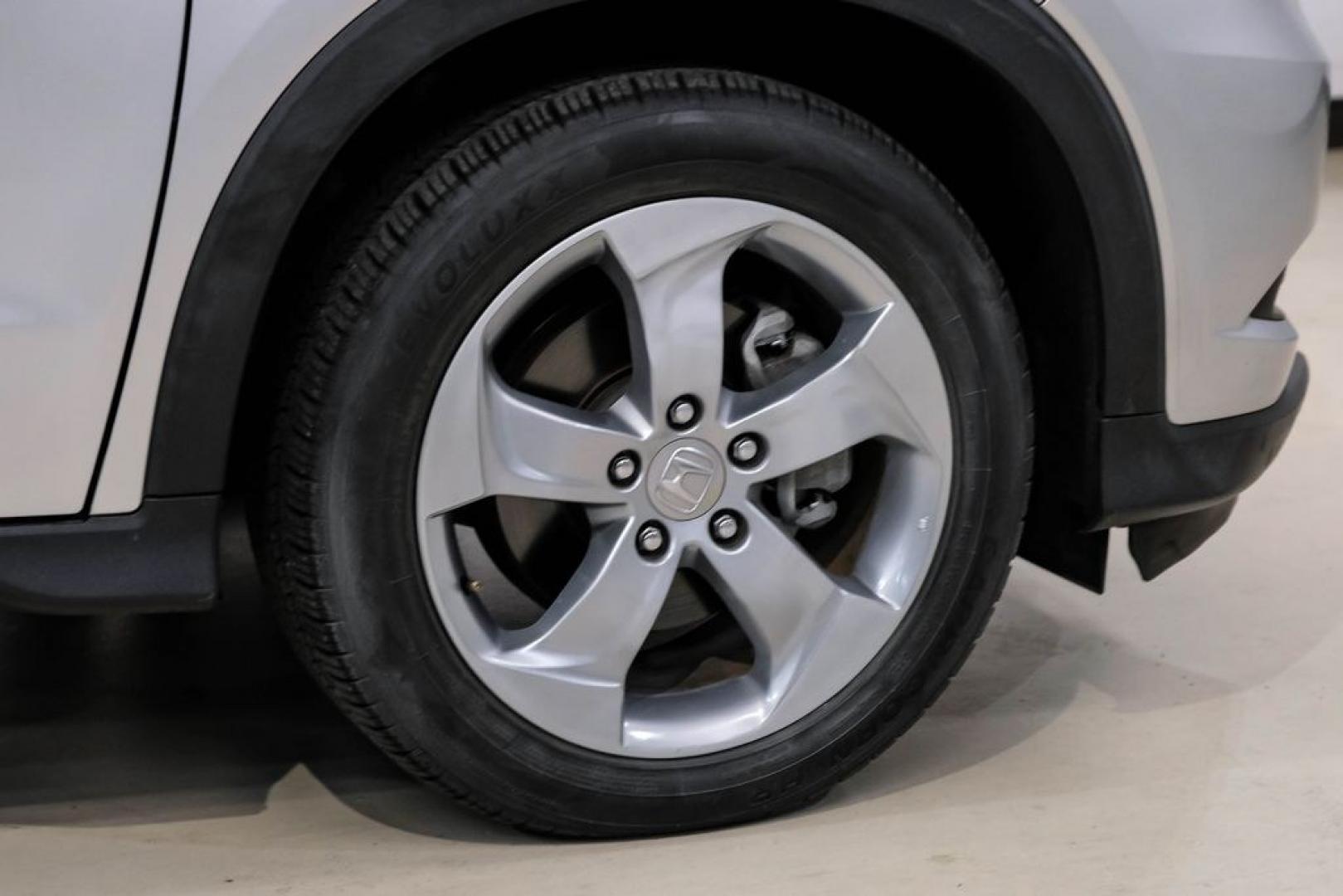 2016 Alabaster Silver Metallic /Black Honda HR-V EX-L (3CZRU5H76GM) with an 1.8L I4 SOHC 16V i-VTEC engine, CVT transmission, located at 15300 Midway Rd., Addison, TX, 75001, (972) 702-0011, 32.958321, -96.838074 - Photo#49