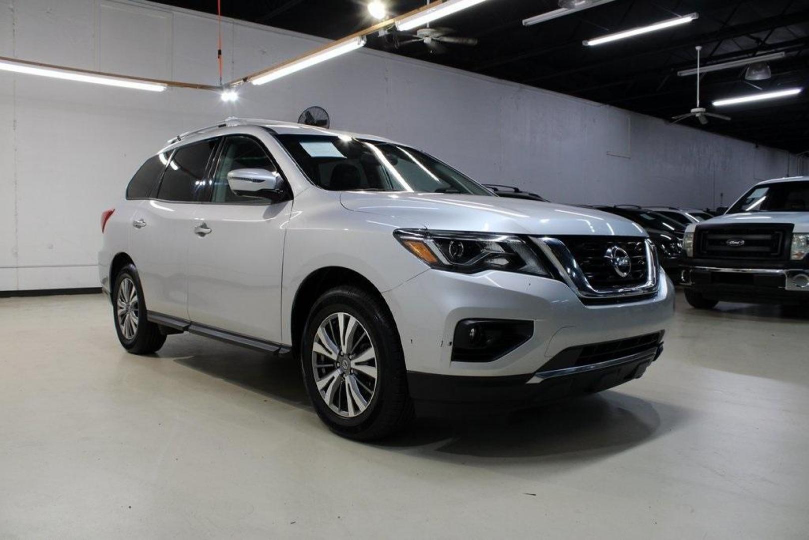 2020 Brilliant Silver Metallic /Charcoal Nissan Pathfinder SL (5N1DR2CN3LC) with an V6 engine, CVT transmission, located at 15300 Midway Rd., Addison, TX, 75001, (972) 702-0011, 32.958321, -96.838074 - 2020 Nissan Pathfinder SV<br>Now Available at Midway Auto Group Addison, Texas<br><br>The 2020 Nissan Pathfinder SV is a versatile 3-row SUV that combines strong performance, advanced technology, and spacious comfort. With seating for seven, a powerful V6 engine, and impressive towing capability, t - Photo#1